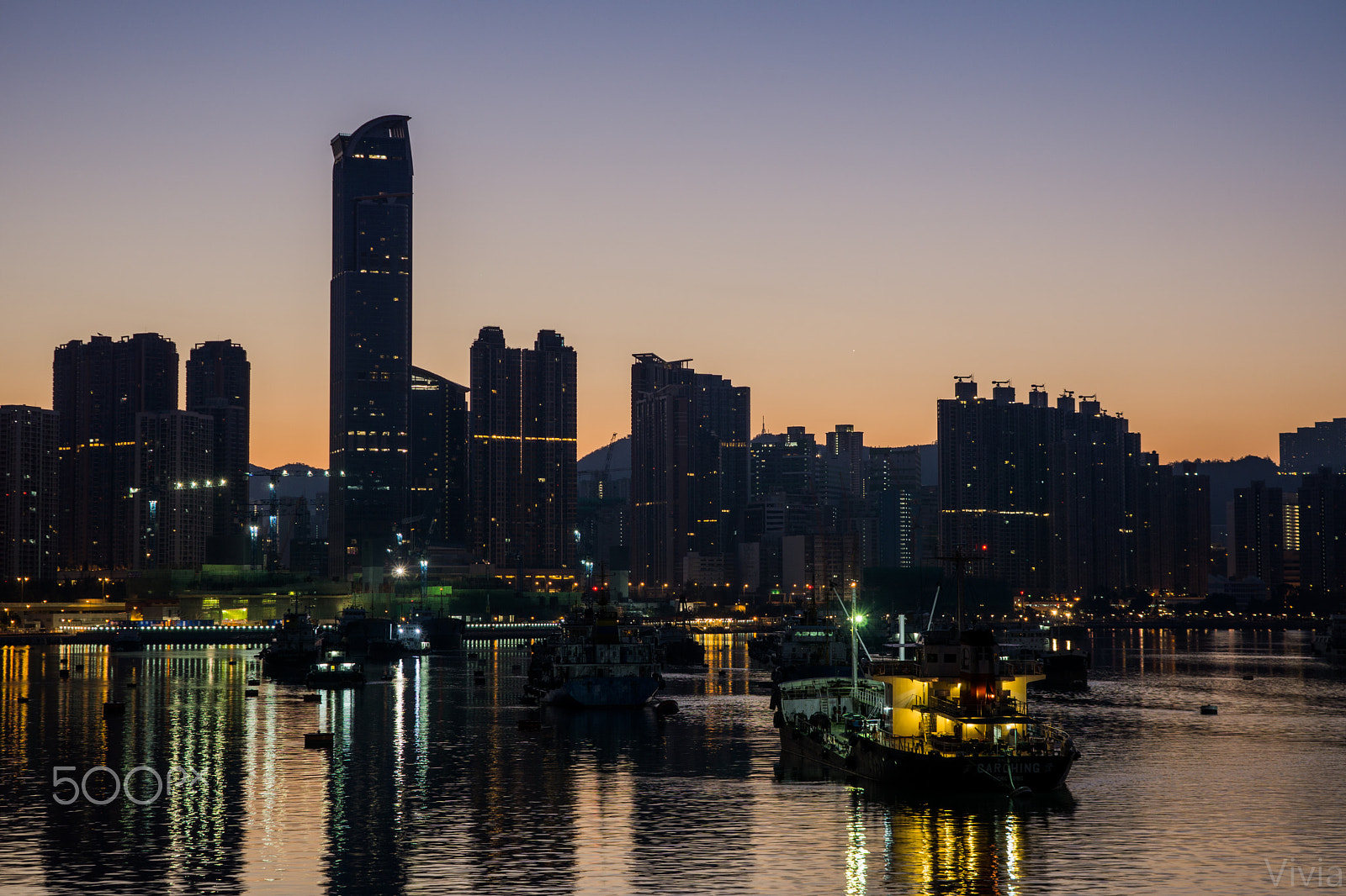 Sony a6000 + Sony FE 28-70mm F3.5-5.6 OSS sample photo. Cityscape photography