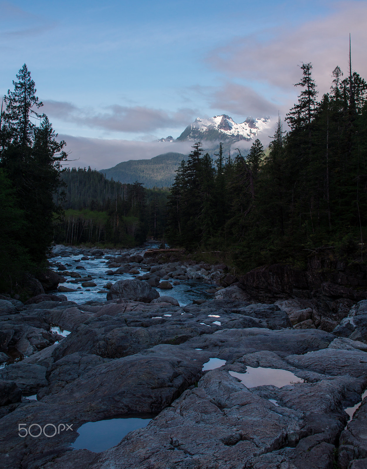 Sony SLT-A77 + DT 18-300mm F3.5-6.3 sample photo. Peekin' peaks photography