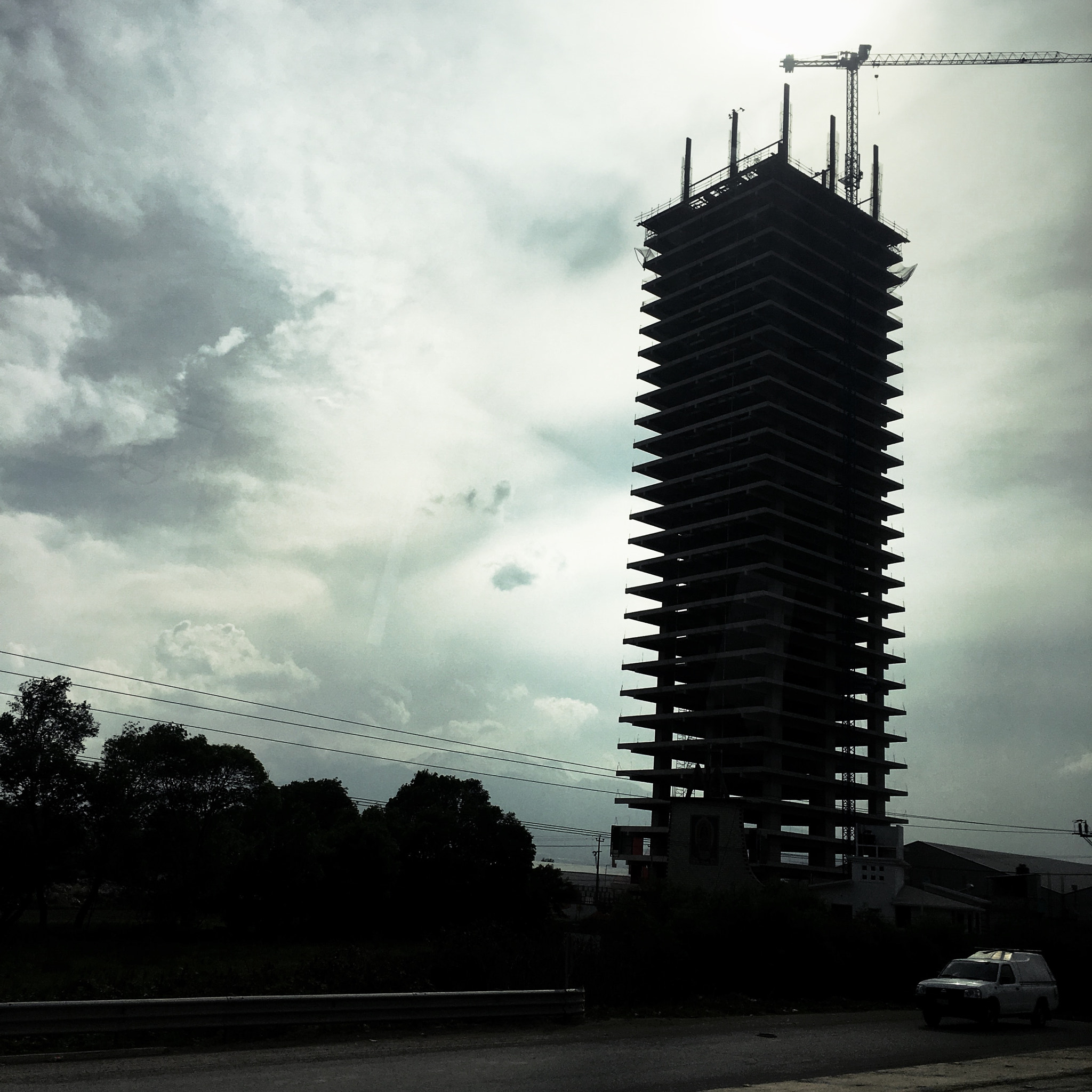 Hipstamatic 313 sample photo. Deconstrucciones en la ruta photography