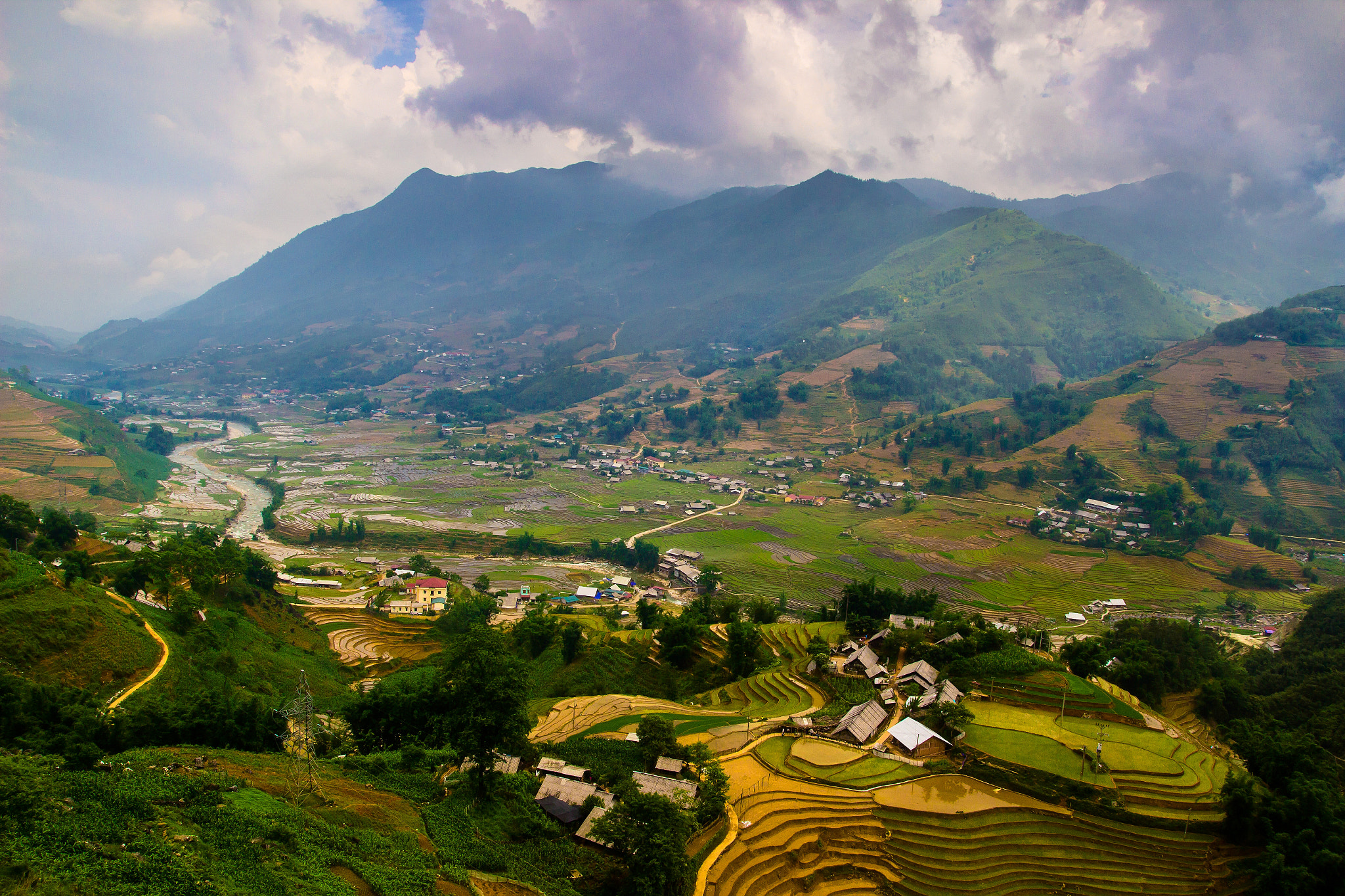 Tamron SP AF 17-50mm F2.8 XR Di II LD Aspherical (IF) sample photo. Rise field at sapa photography