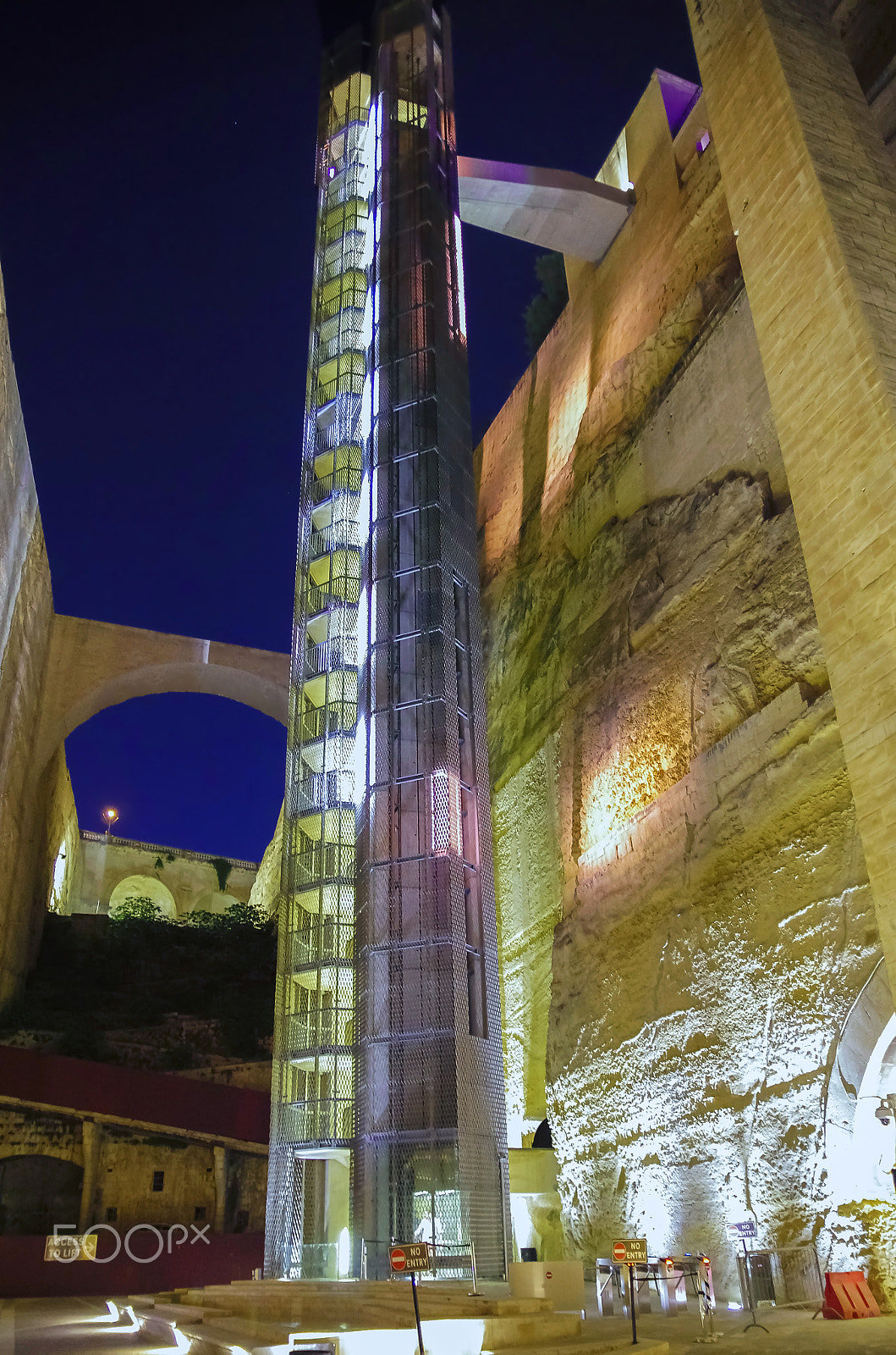 Sigma 17-50mm F2.8 EX DC HSM sample photo. Malta at night photography