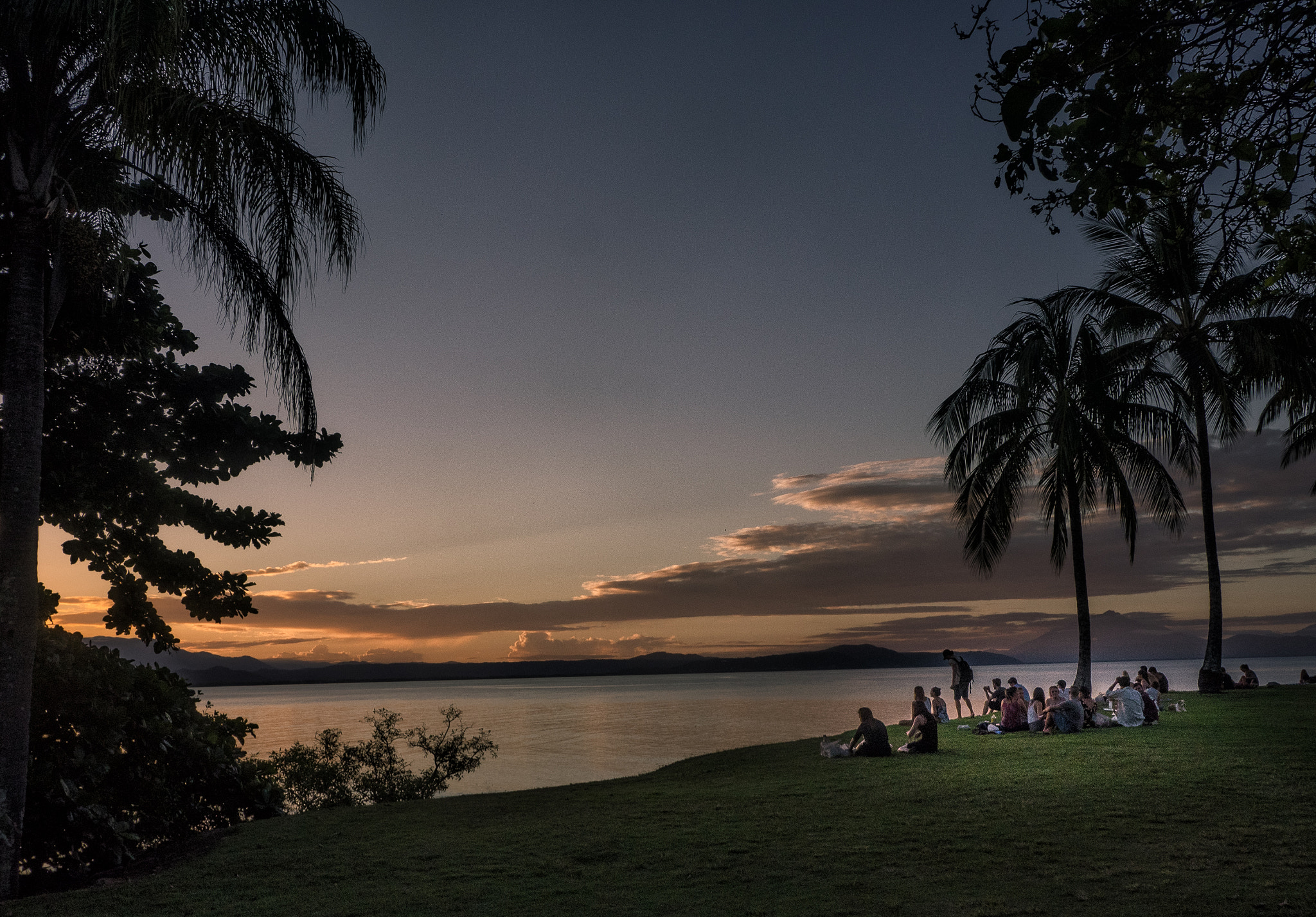 Olympus OM-D E-M1 + OLYMPUS M.12-50mm F3.5-6.3 sample photo. Tropical sunset photography