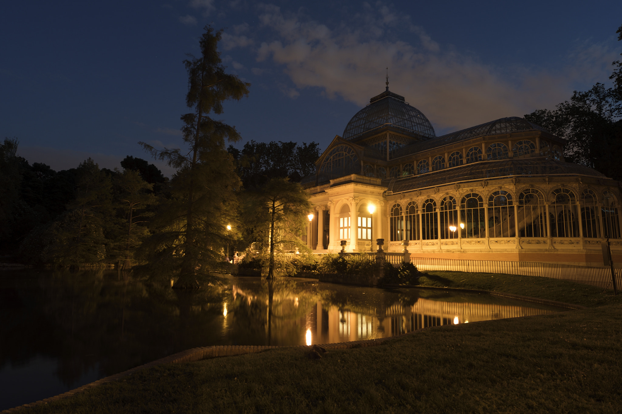 Nikon AF-S Nikkor 14-24mm F2.8G ED sample photo. Palacio de cristal photography