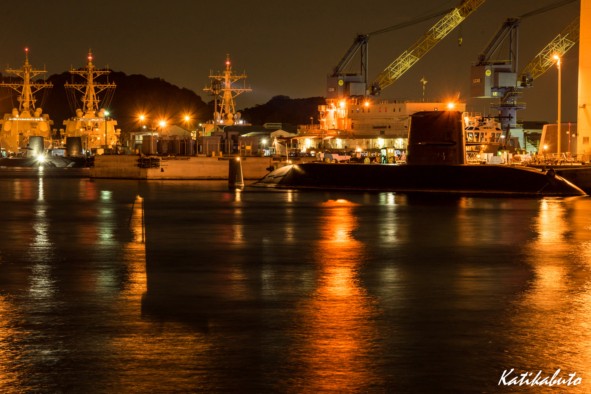 Sony 70-300mm F4.5-5.6 G SSM sample photo. Yokosuka neval port photography