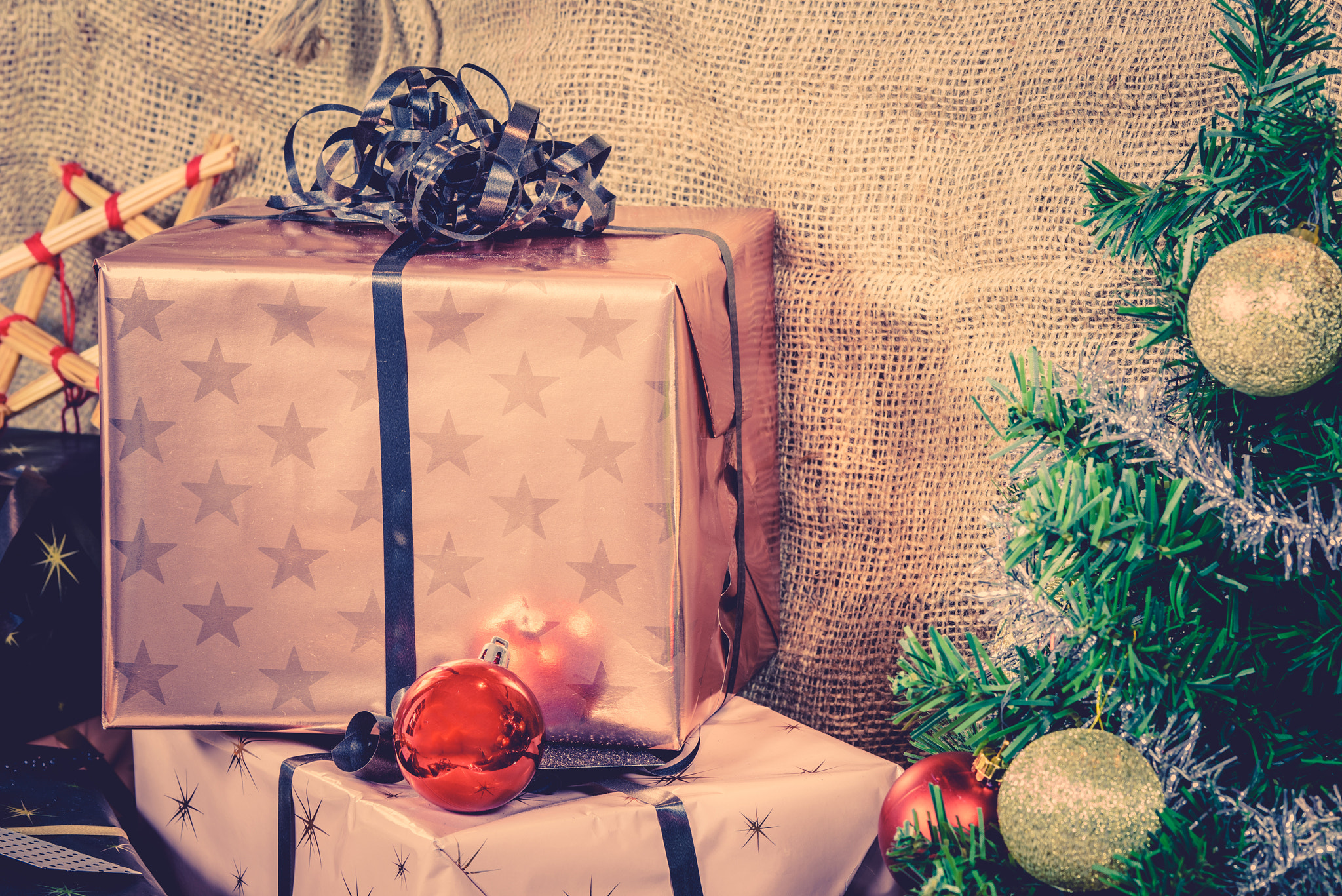 Sony 70-400mm F4-5.6 G SSM II sample photo. Christmas presents and baubles photography