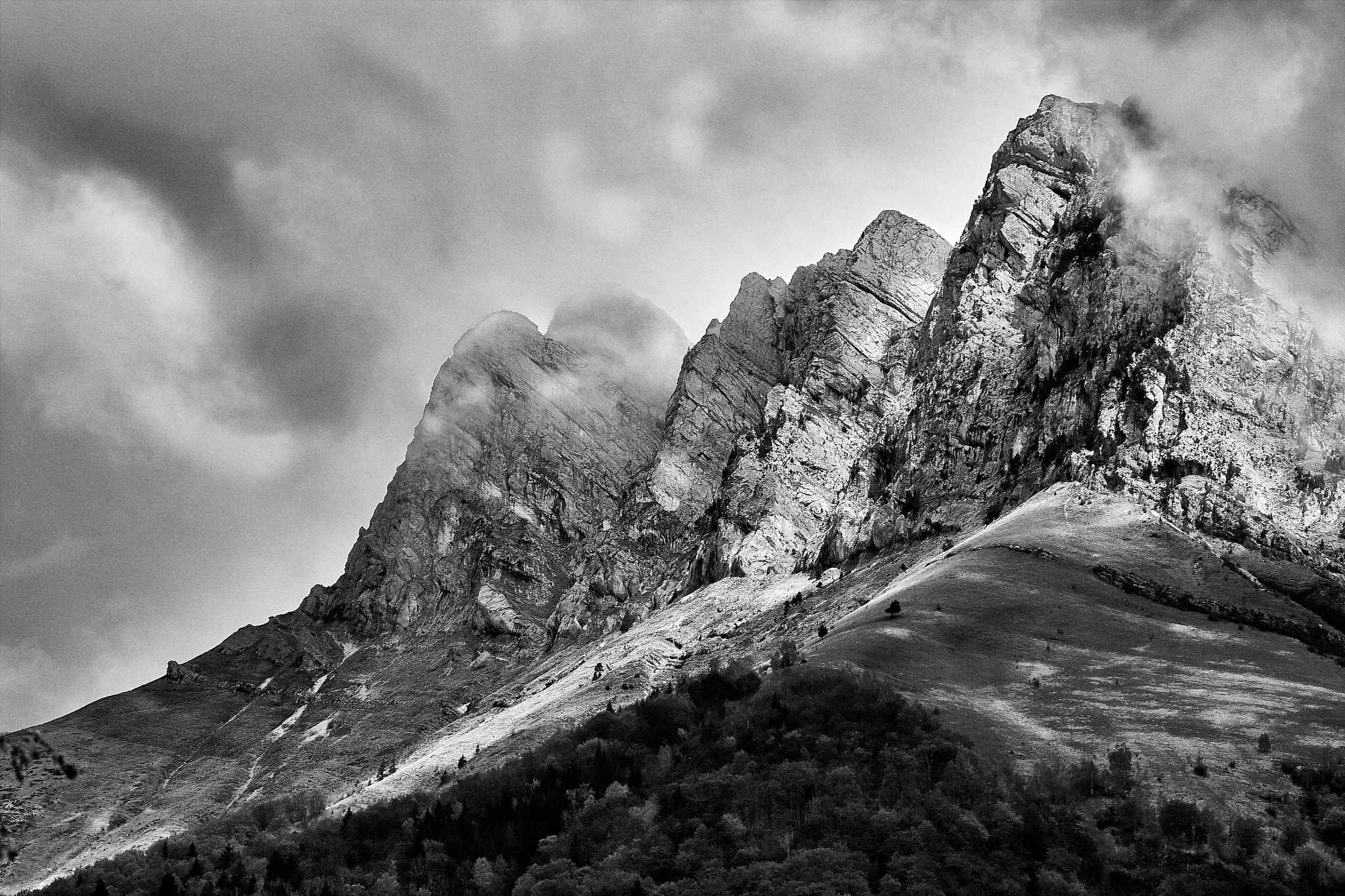 Canon EOS 40D + Canon EF 135mm F2L USM sample photo. Dent de l’arclusaz photography