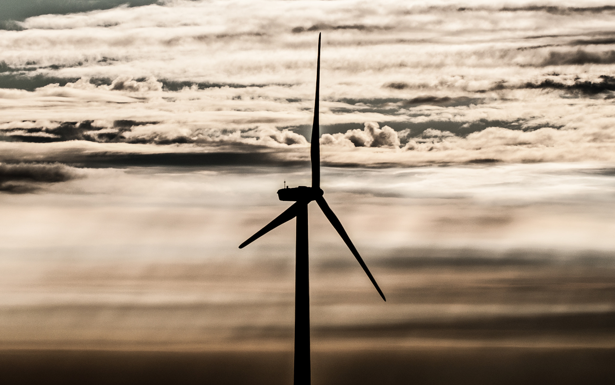 Nikon D5000 + Tamron AF 18-270mm F3.5-6.3 Di II VC LD Aspherical (IF) MACRO sample photo. Wind turbine photography