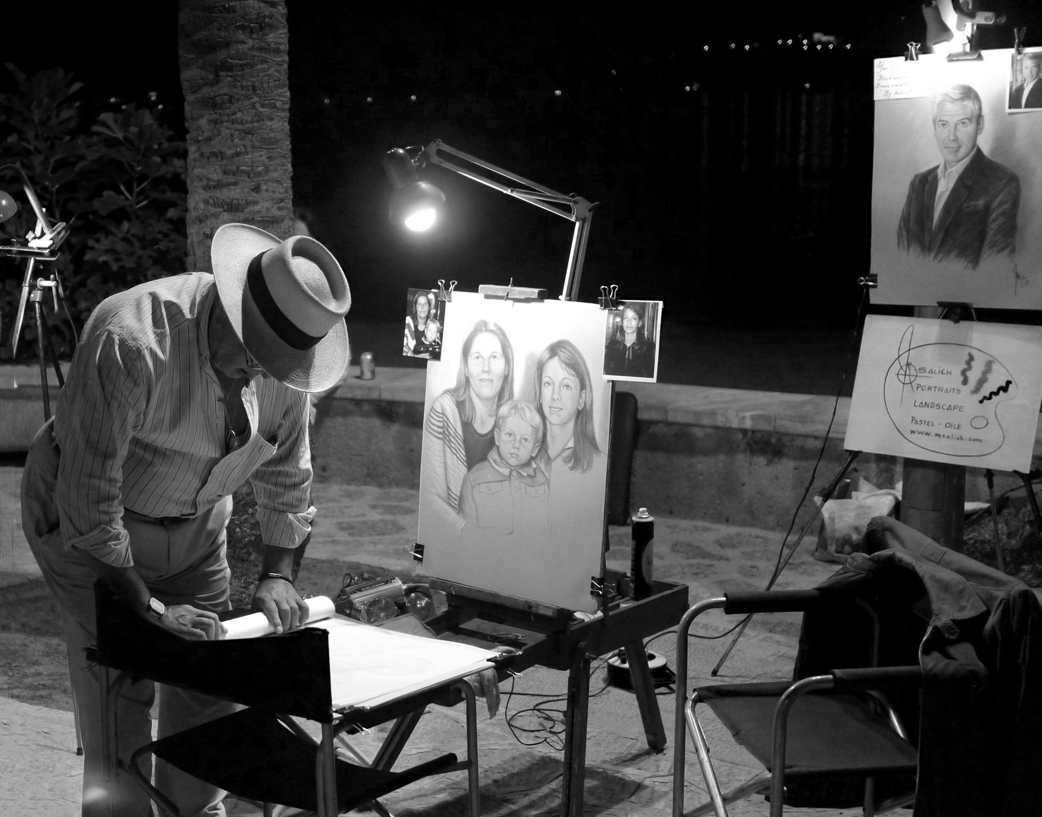 Panasonic Lumix DMC-G3 + Panasonic Lumix G 20mm F1.7 ASPH sample photo. Street artist, puerto pollensa photography