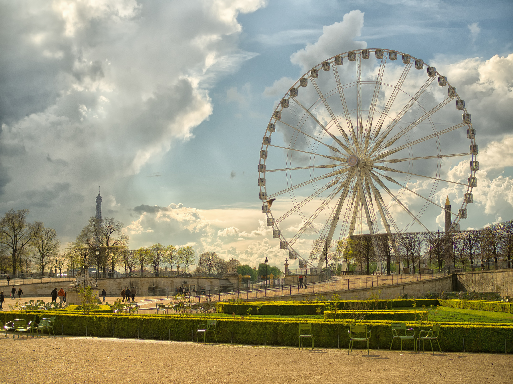 Olympus OM-D E-M10 + Olympus M.Zuiko Digital 25mm F1.8 sample photo. The big wheel photography