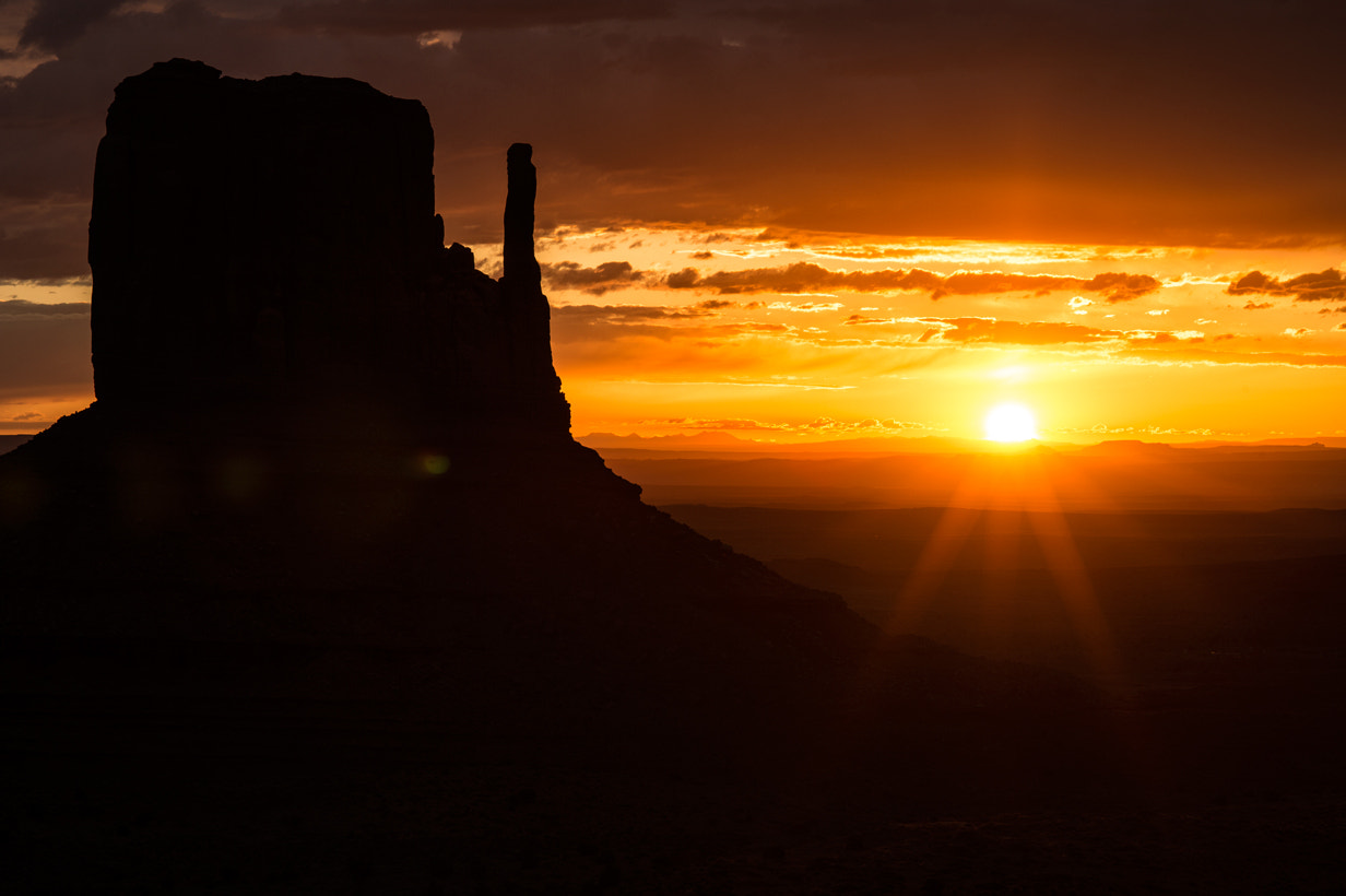 Nikon D4 + AF Micro-Nikkor 105mm f/2.8 sample photo. Monument valley photography