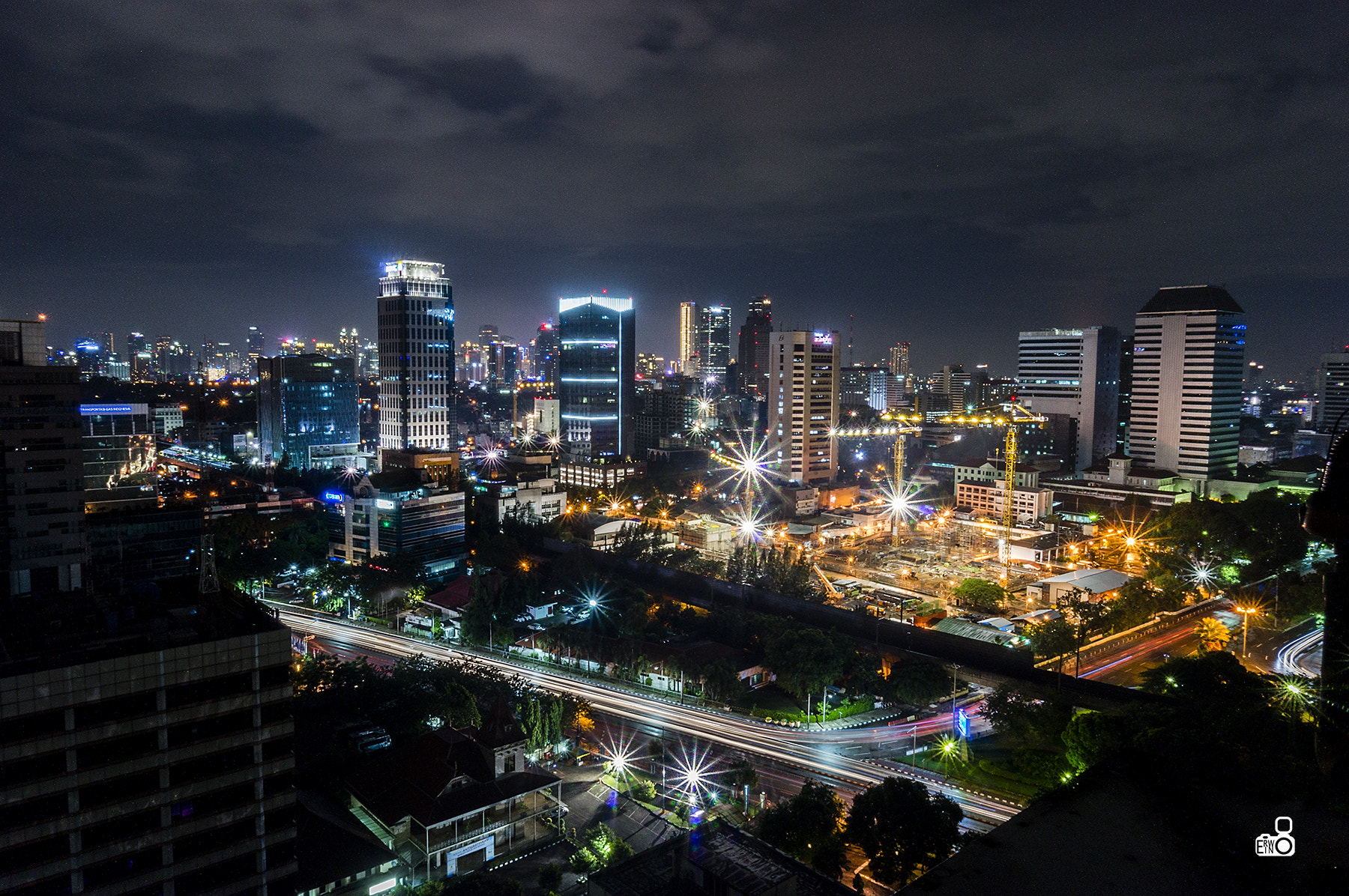 Sony Alpha NEX-6 + Sony E 10-18mm F4 OSS sample photo. That night photography