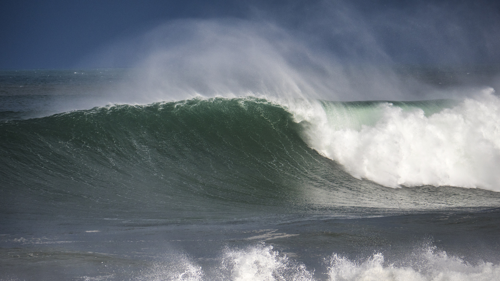 Panasonic Lumix G Vario 45-200mm F4-5.6 OIS sample photo. Wave north avalon photography