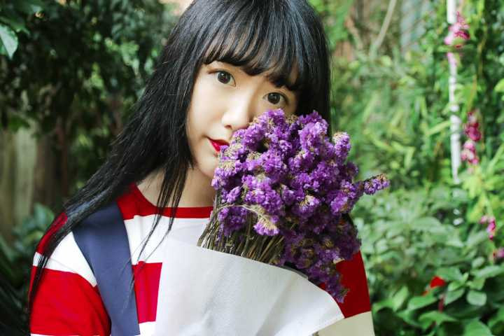 Canon EOS 760D (EOS Rebel T6s / EOS 8000D) + Canon TS-E 90mm F2.8 Tilt-Shift sample photo. Flower-girl photography
