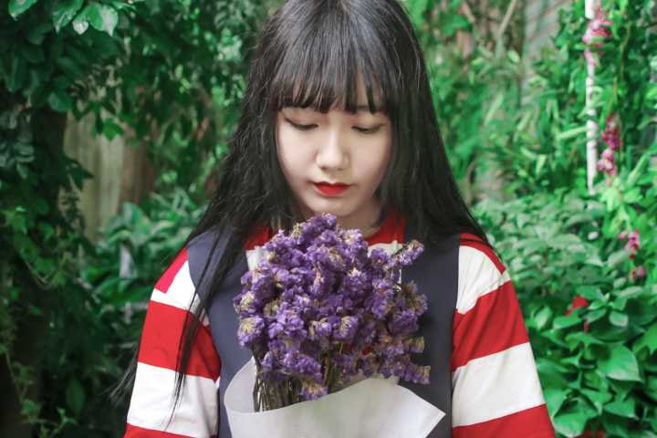 Canon EOS 760D (EOS Rebel T6s / EOS 8000D) + Canon TS-E 90mm F2.8 Tilt-Shift sample photo. Flower-girl photography
