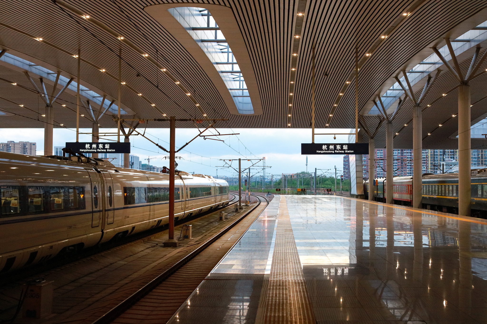 Canon EOS 5DS + Canon EF 50mm F1.2L USM sample photo. Hangzhou east railway station. photography