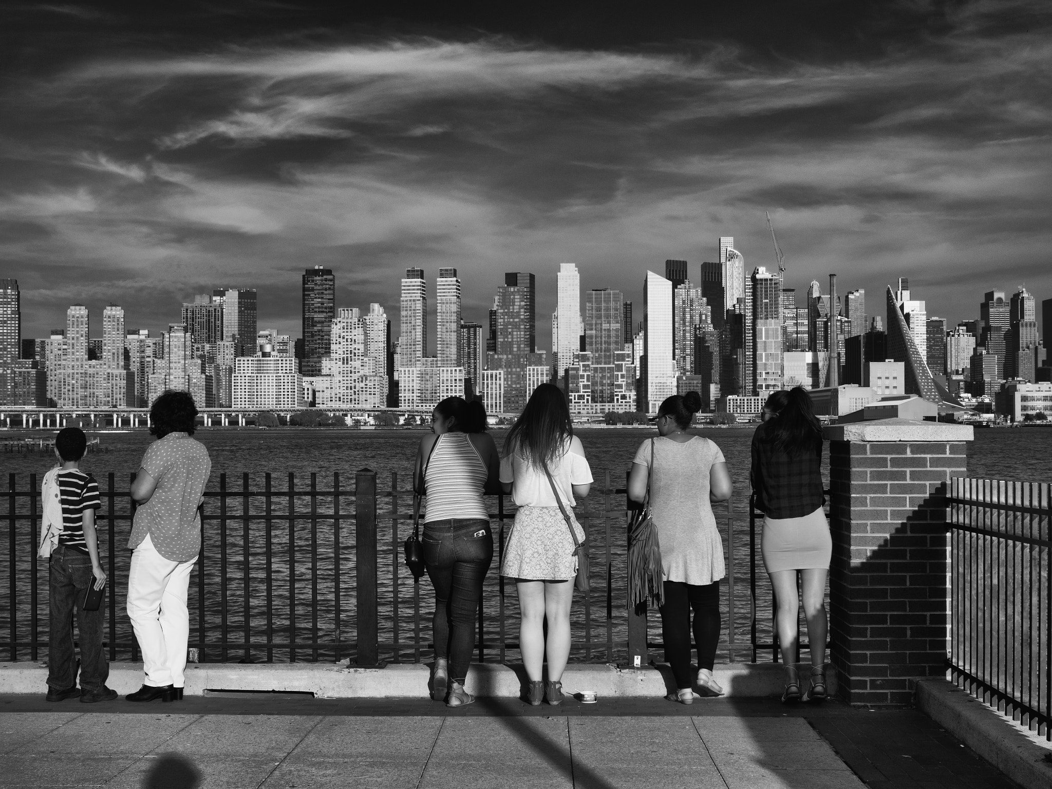 Olympus OM-D E-M10 II + Olympus M.Zuiko Digital 25mm F1.8 sample photo. Nyc skyline photography