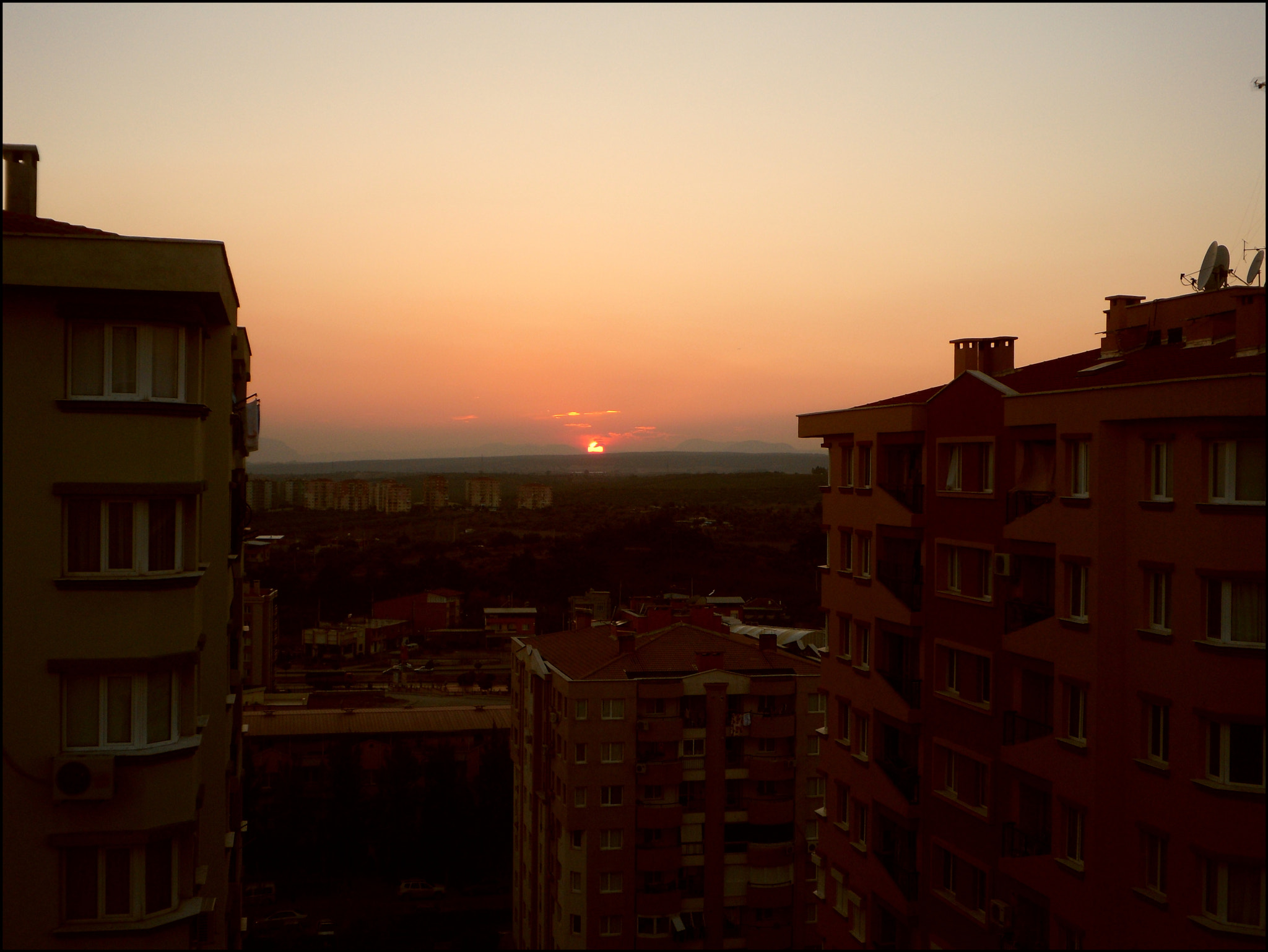 Samsung PL80/VLUU PL80/ SL630/ PL81 sample photo. Sunset  photography