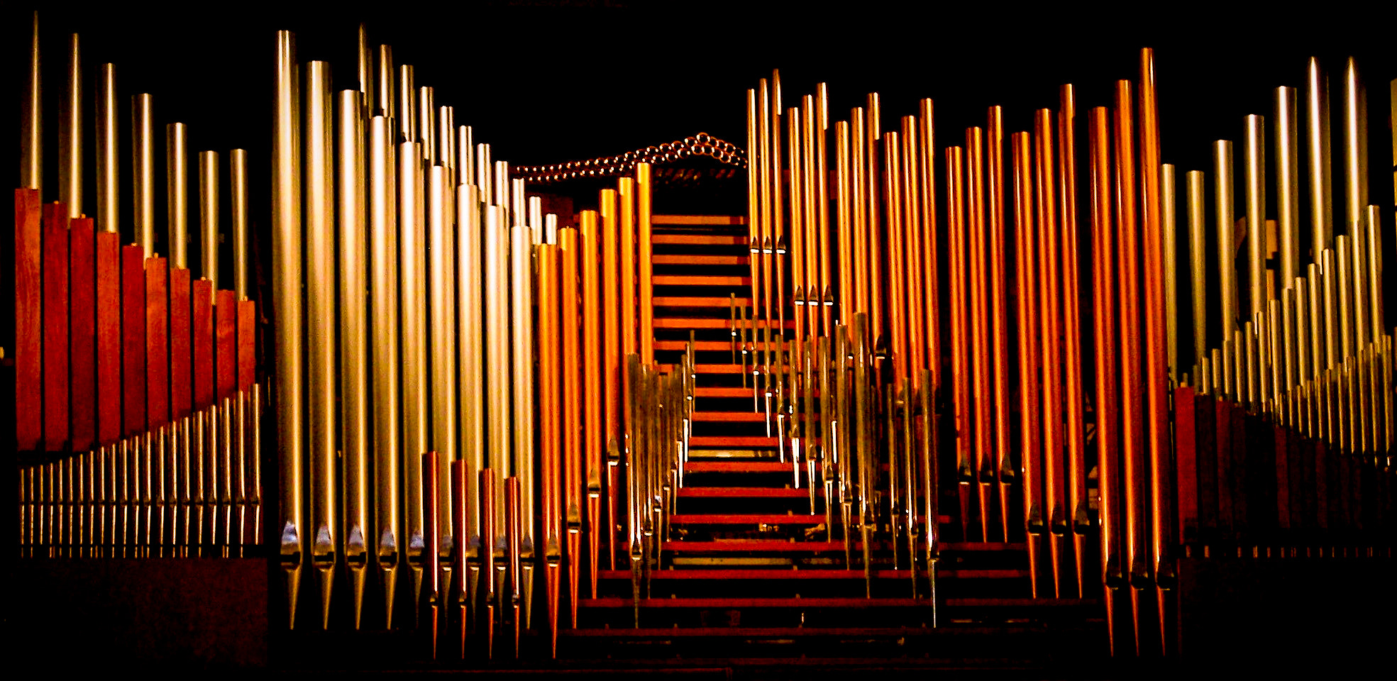Kodak DX4530 ZOOM DIGITAL CAMERA sample photo. Pipe organ photography
