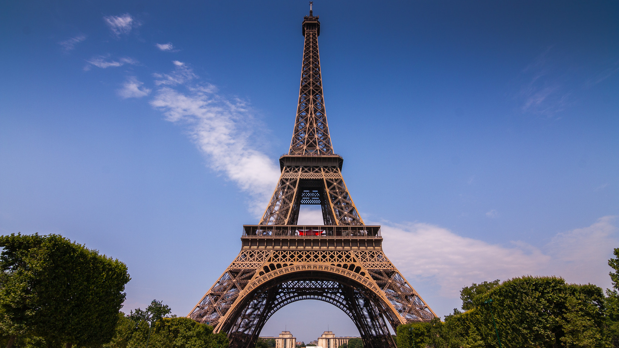 Canon EOS 450D (EOS Rebel XSi / EOS Kiss X2) sample photo. The eiffel tower photography
