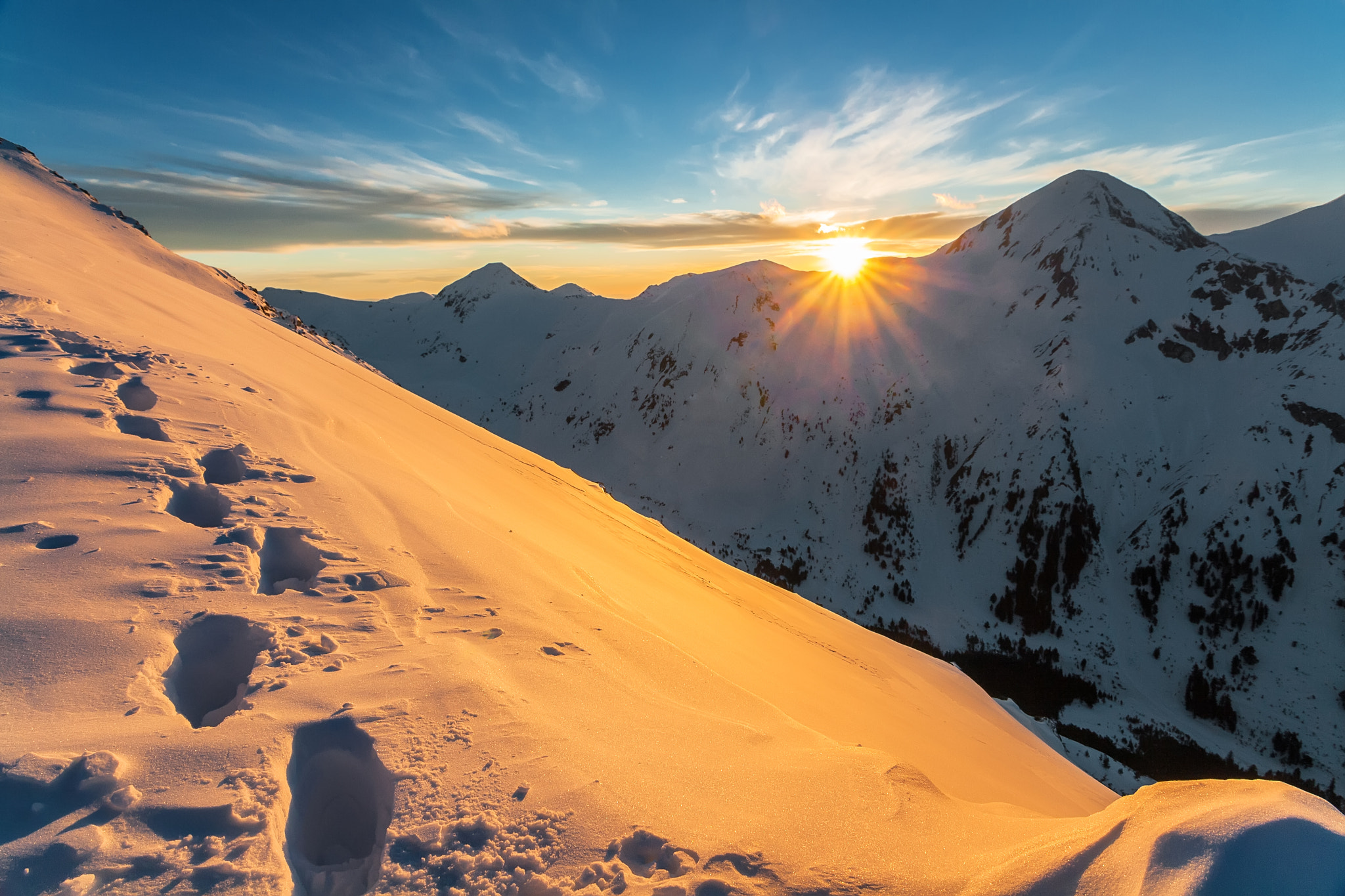Canon EOS 400D (EOS Digital Rebel XTi / EOS Kiss Digital X) sample photo. Sunset over vihren peak, pirin mountain photography