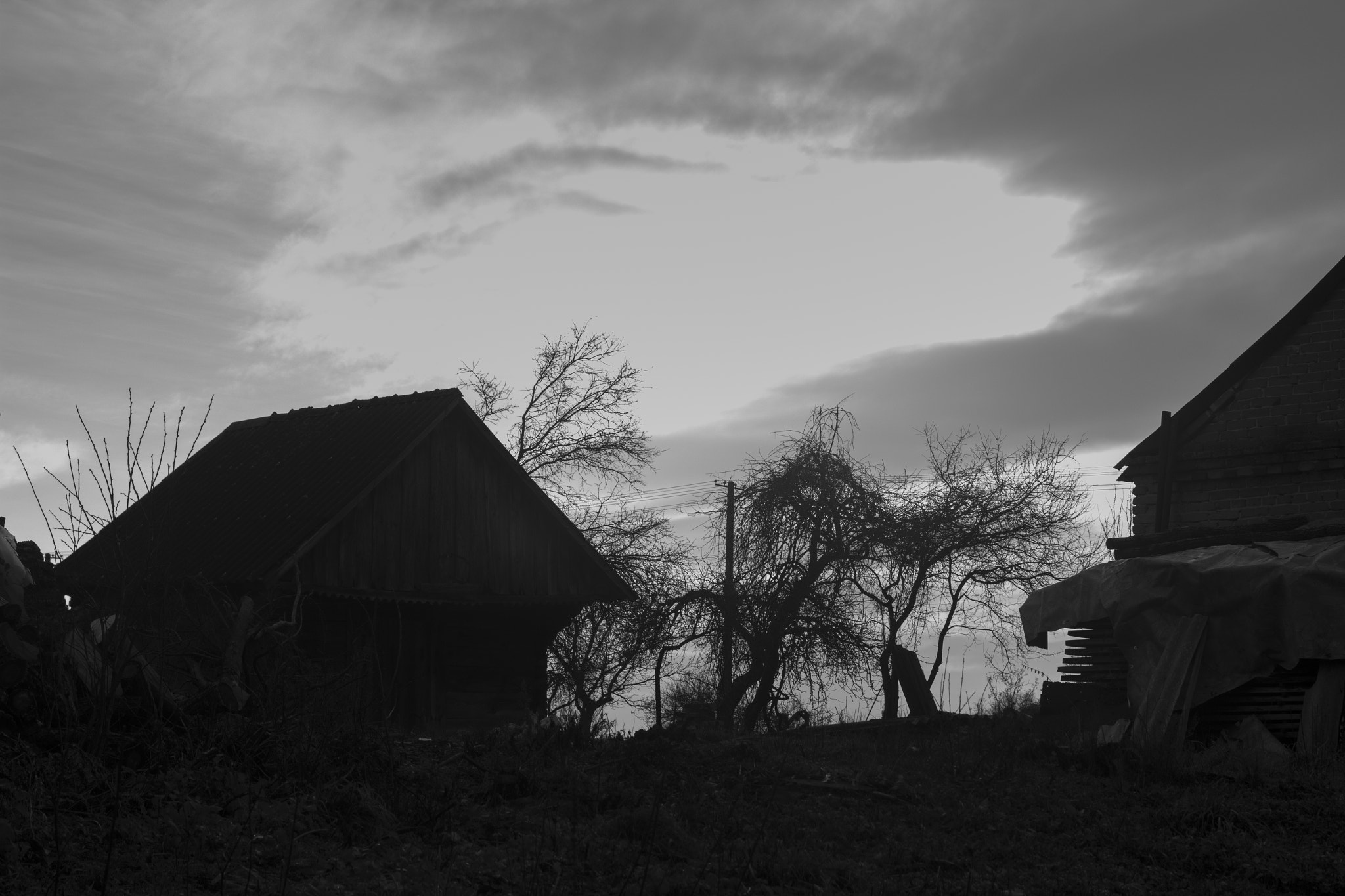 Canon EOS 700D (EOS Rebel T5i / EOS Kiss X7i) + Canon EF 50mm F1.4 USM sample photo. Darkness in the village photography