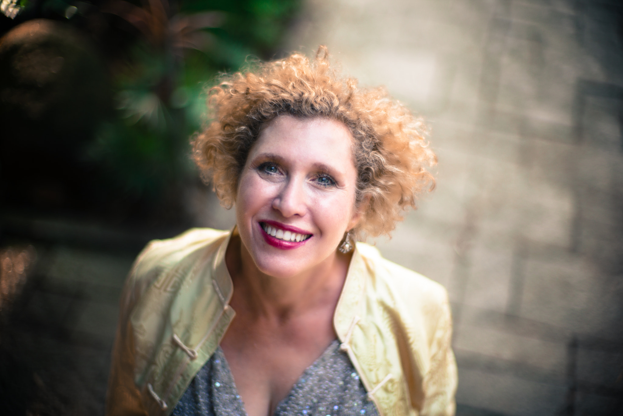 Noctilux-M 1:1/50 sample photo. Susan at bird street photography