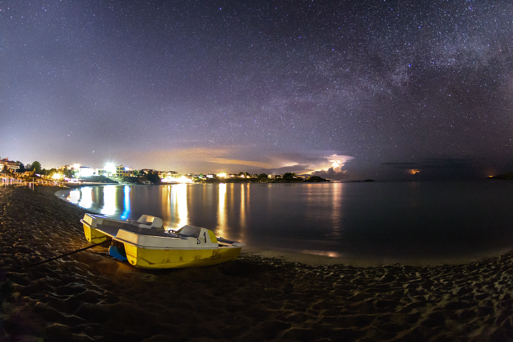 Nikon AF DX Fisheye-Nikkor 10.5mm F2.8G ED sample photo. The three storms photography