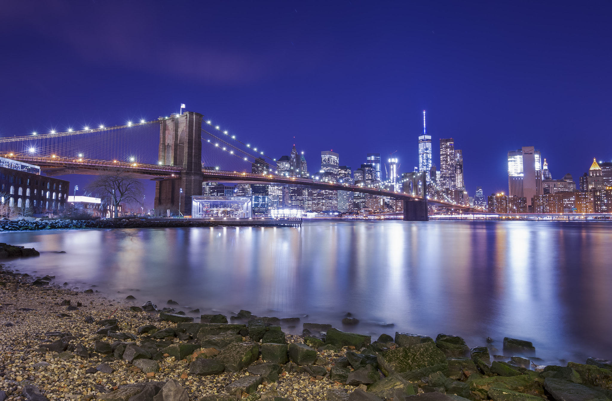 Canon EF 11-24mm F4L USM sample photo. Modern civilization shine photography