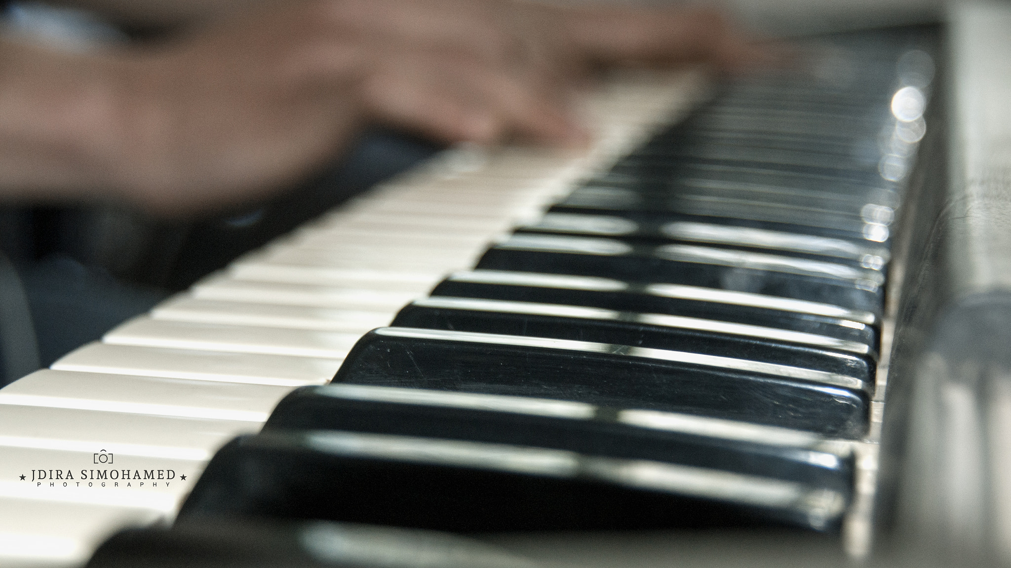 Sony Alpha DSLR-A700 sample photo. Listen time photography