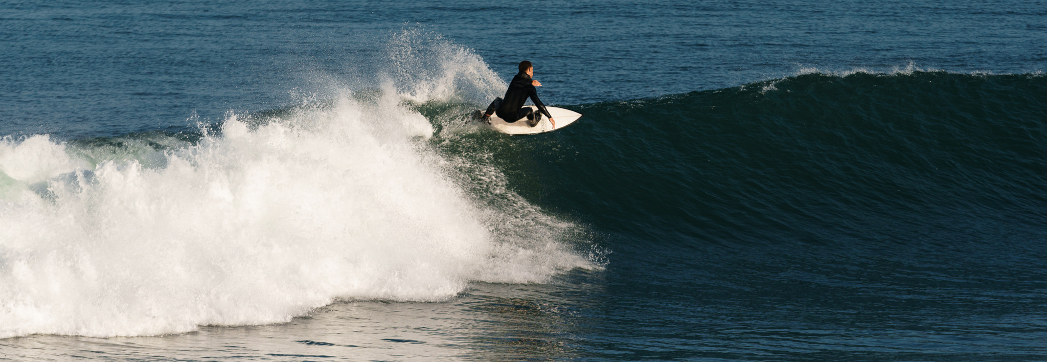 Sony a6300 + Sony FE 70-200mm F4 G OSS sample photo. Simple wave photography