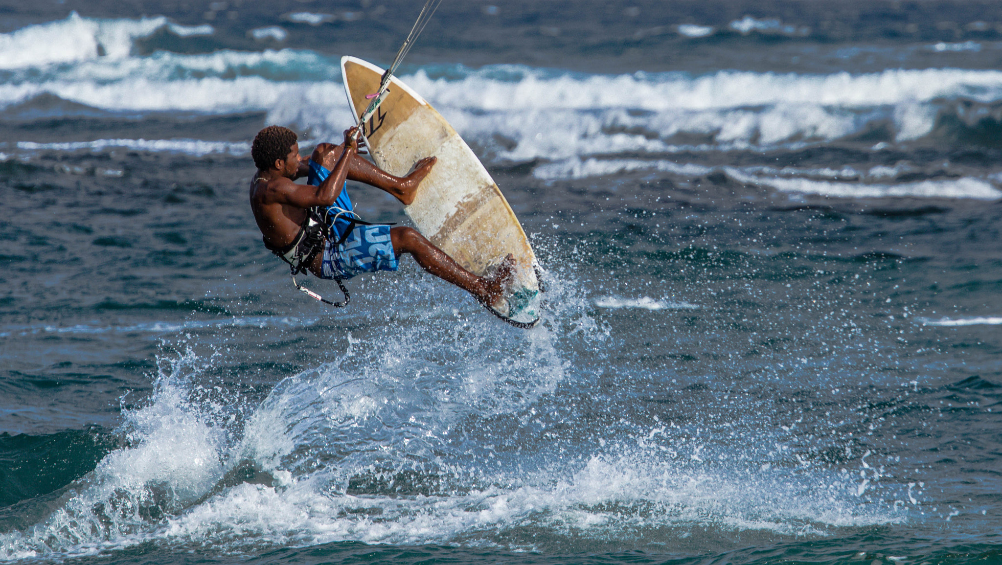 Canon EF 70-200mm F4L USM sample photo. Un salto a kite beach photography