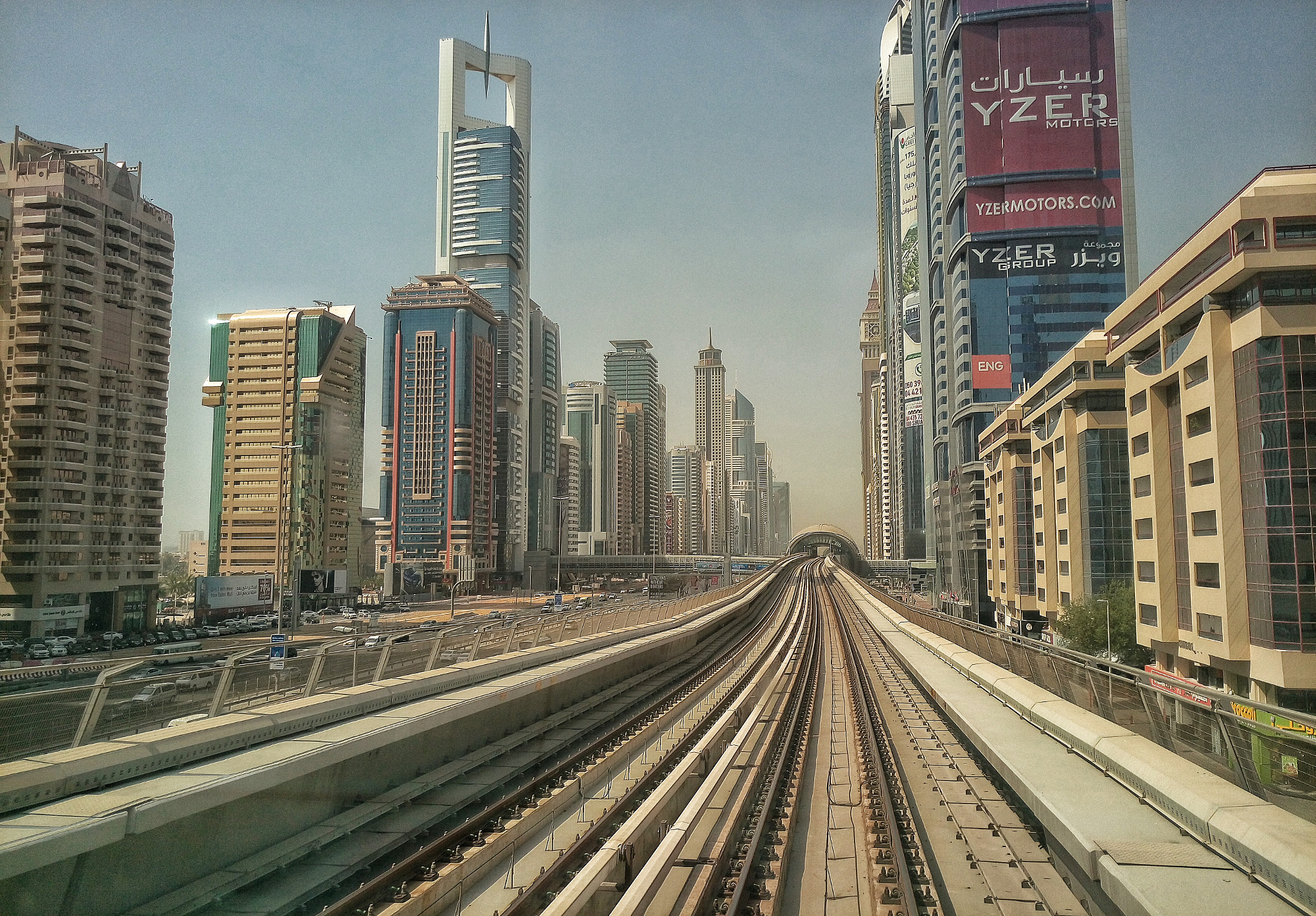 HTC ONE M9PLUS sample photo. Dubai metro ride photography
