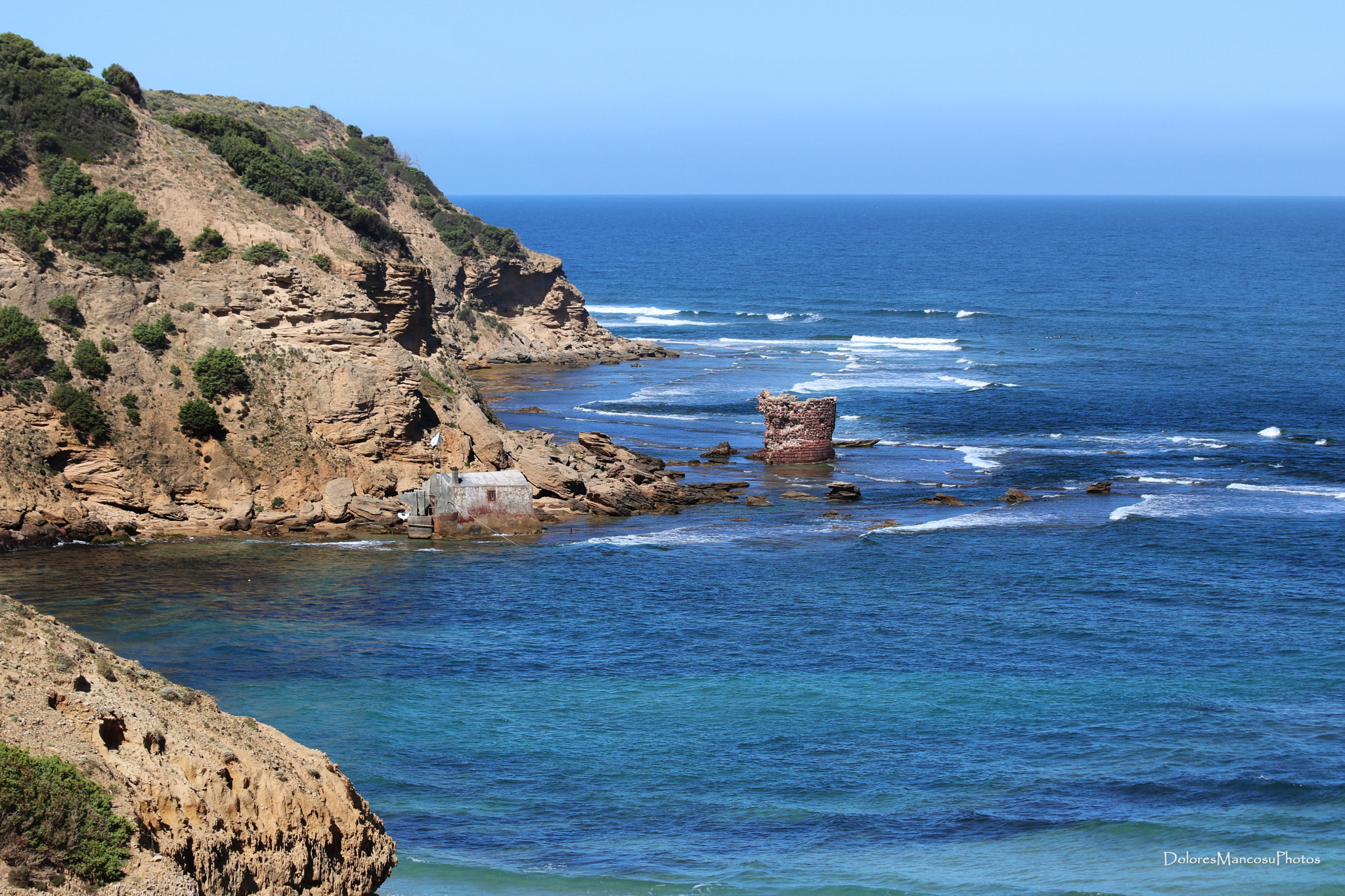 Canon EF 70-300mm F4-5.6 IS USM sample photo. Sardinia.the little house on the sea and the ancient tower photography