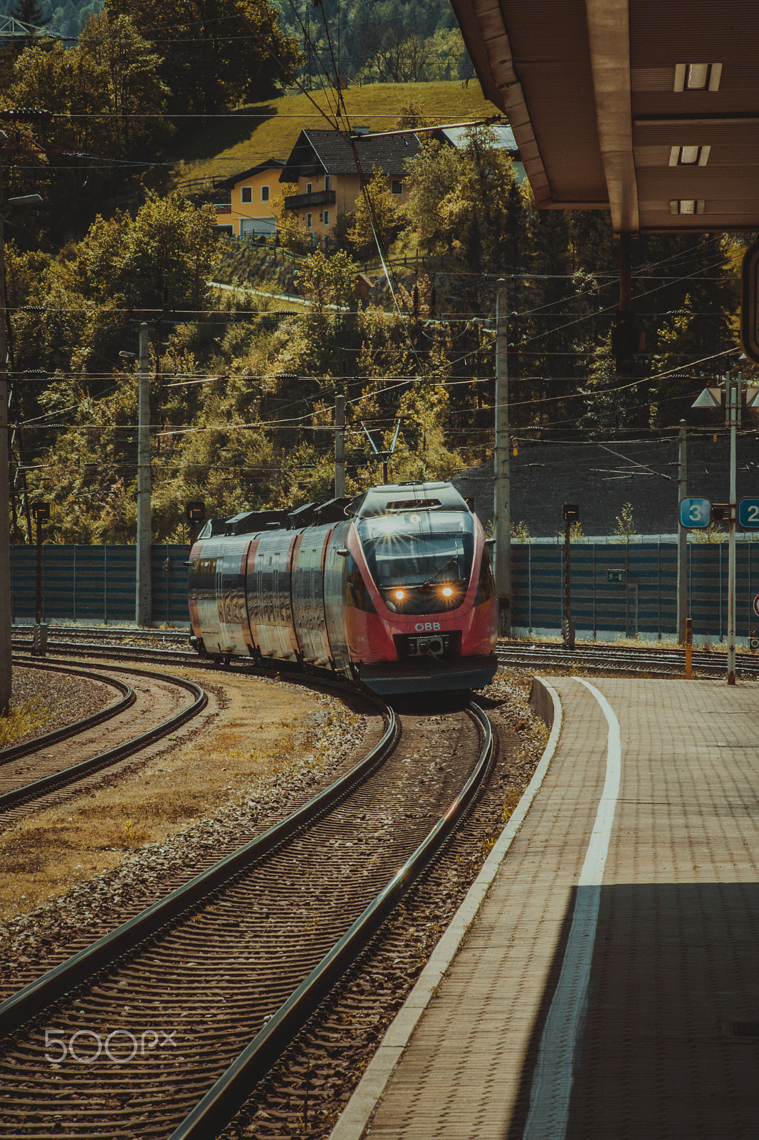 Minolta AF 80-200mm F2.8 HS-APO G sample photo. Train photography
