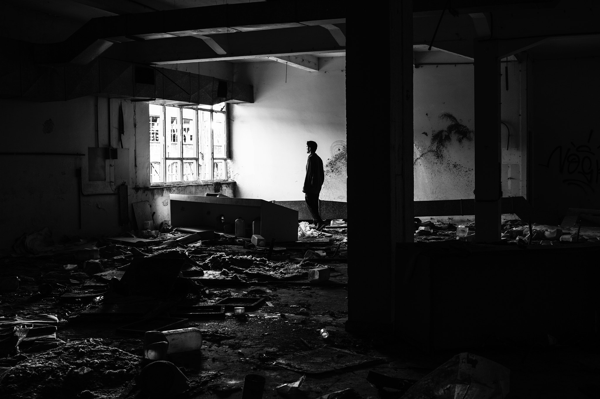 Canon EF 28mm F2.8 IS USM sample photo. Lost photography