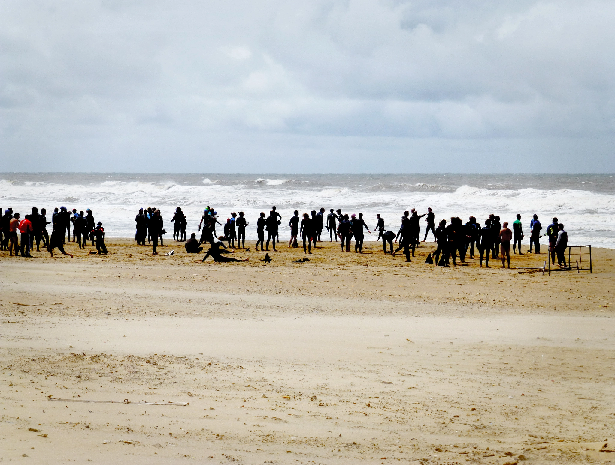 Panasonic Lumix DMC-ZS20 (Lumix DMC-TZ30) sample photo. Surfers waiting photography