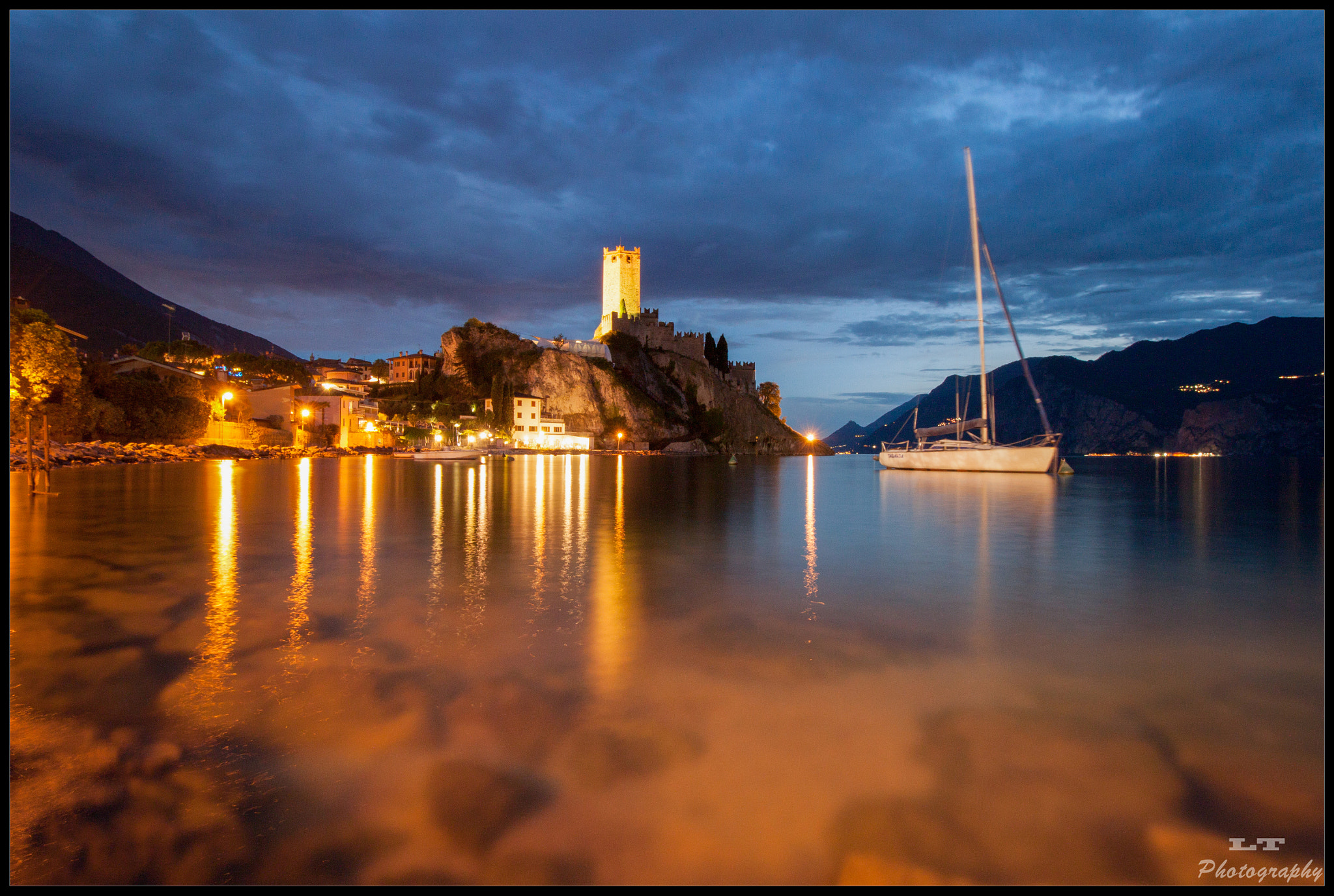 Canon EF-S 10-18mm F4.5–5.6 IS STM sample photo. Malcesine,  gardalake photography