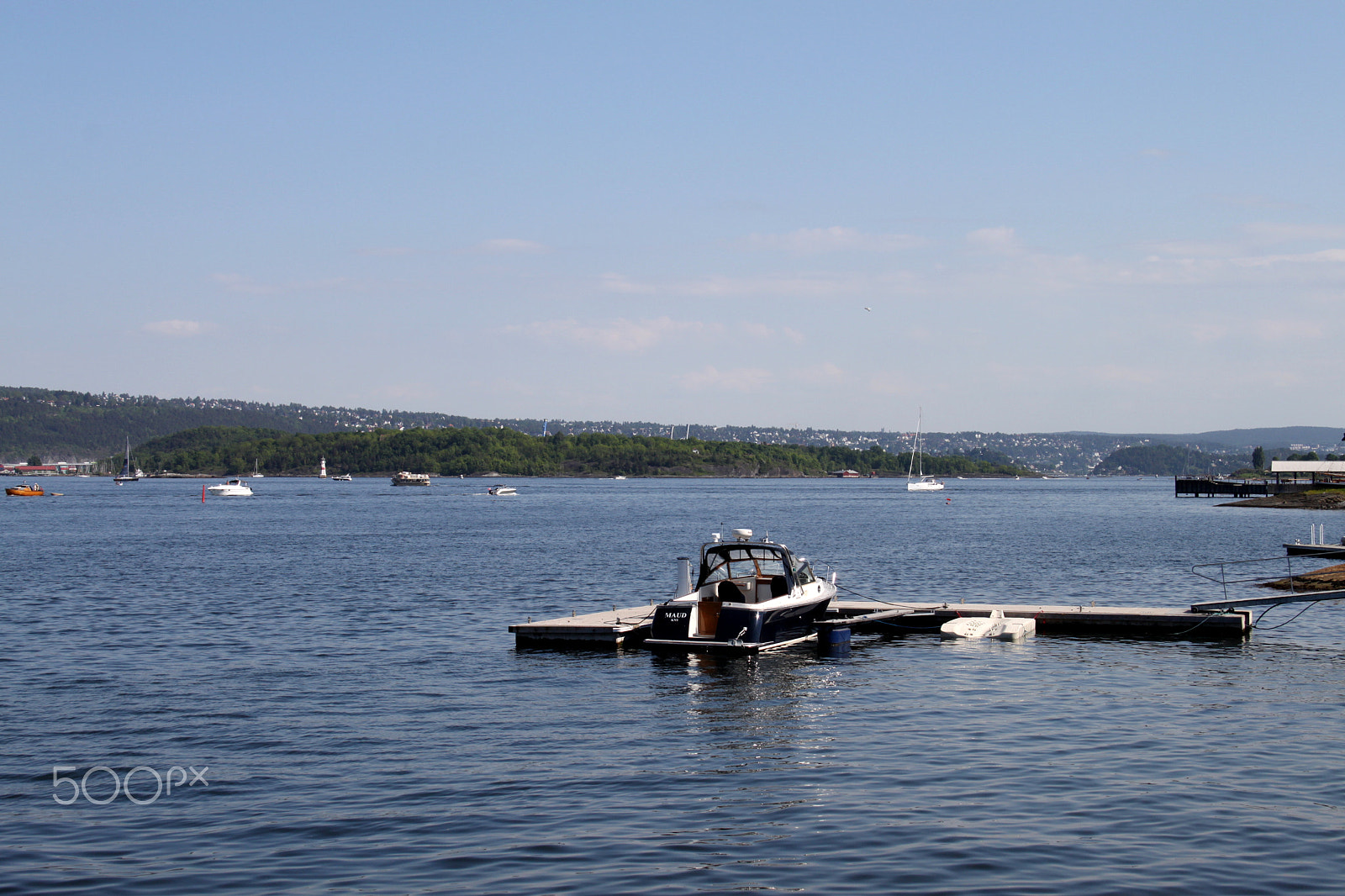 Canon EF-S 18-55mm F3.5-5.6 sample photo. Maud moored in oslo photography