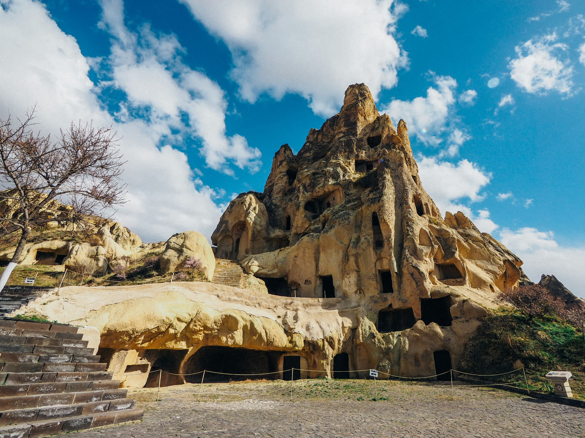 Olympus OM-D E-M1 + Panasonic Lumix G Vario 7-14mm F4 ASPH sample photo. Cave chapel photography