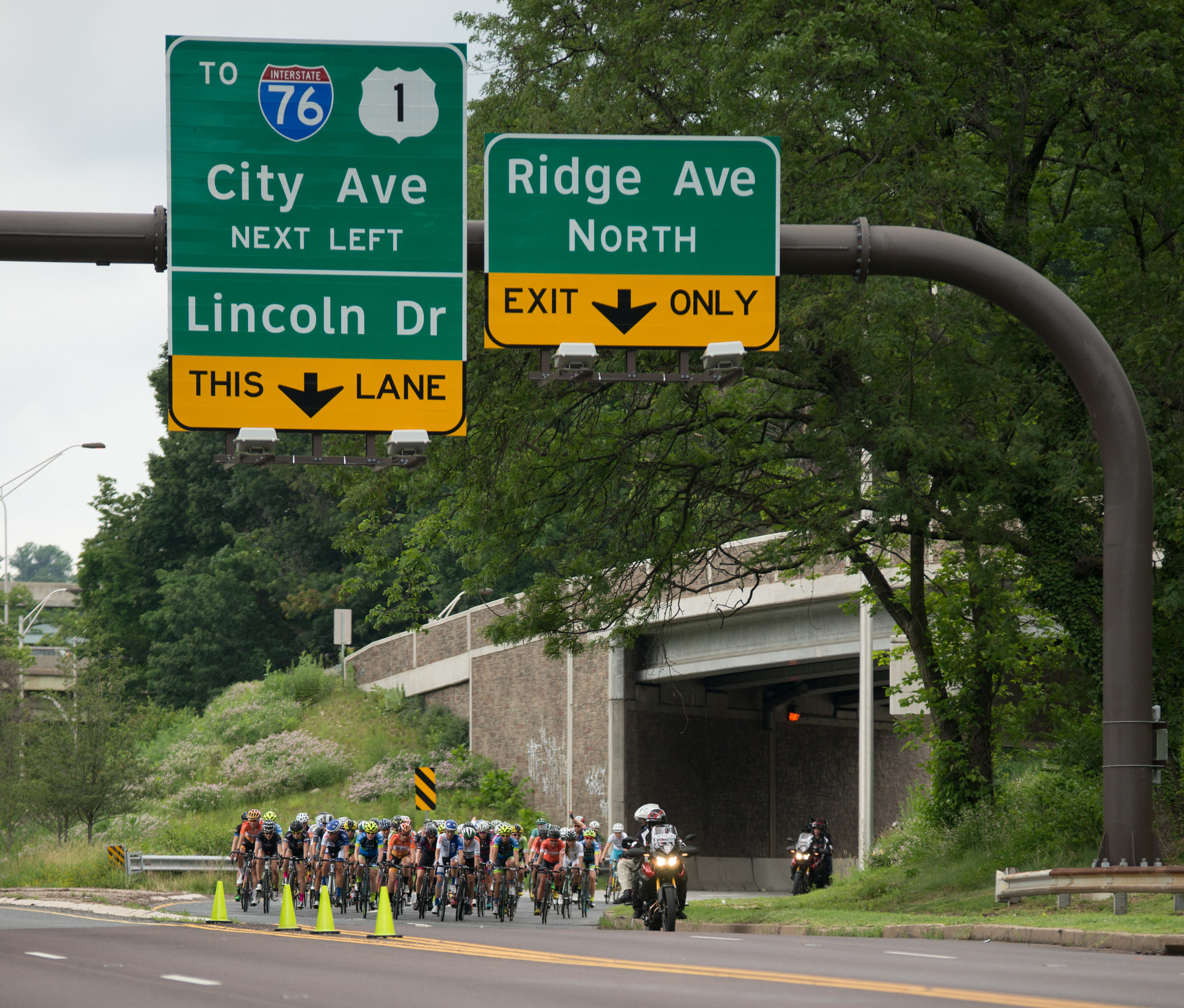 70-200mm F2.8 sample photo. Philadelphia international cycling classic - wome2 photography