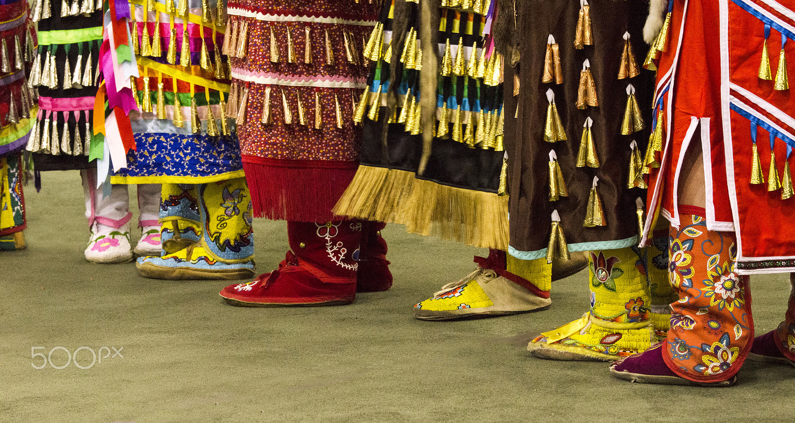 Nikon D7000 + Nikon AF-S Nikkor 80-400mm F4.5-5.6G ED VR sample photo. Pow wow jingle dancers 2 photography