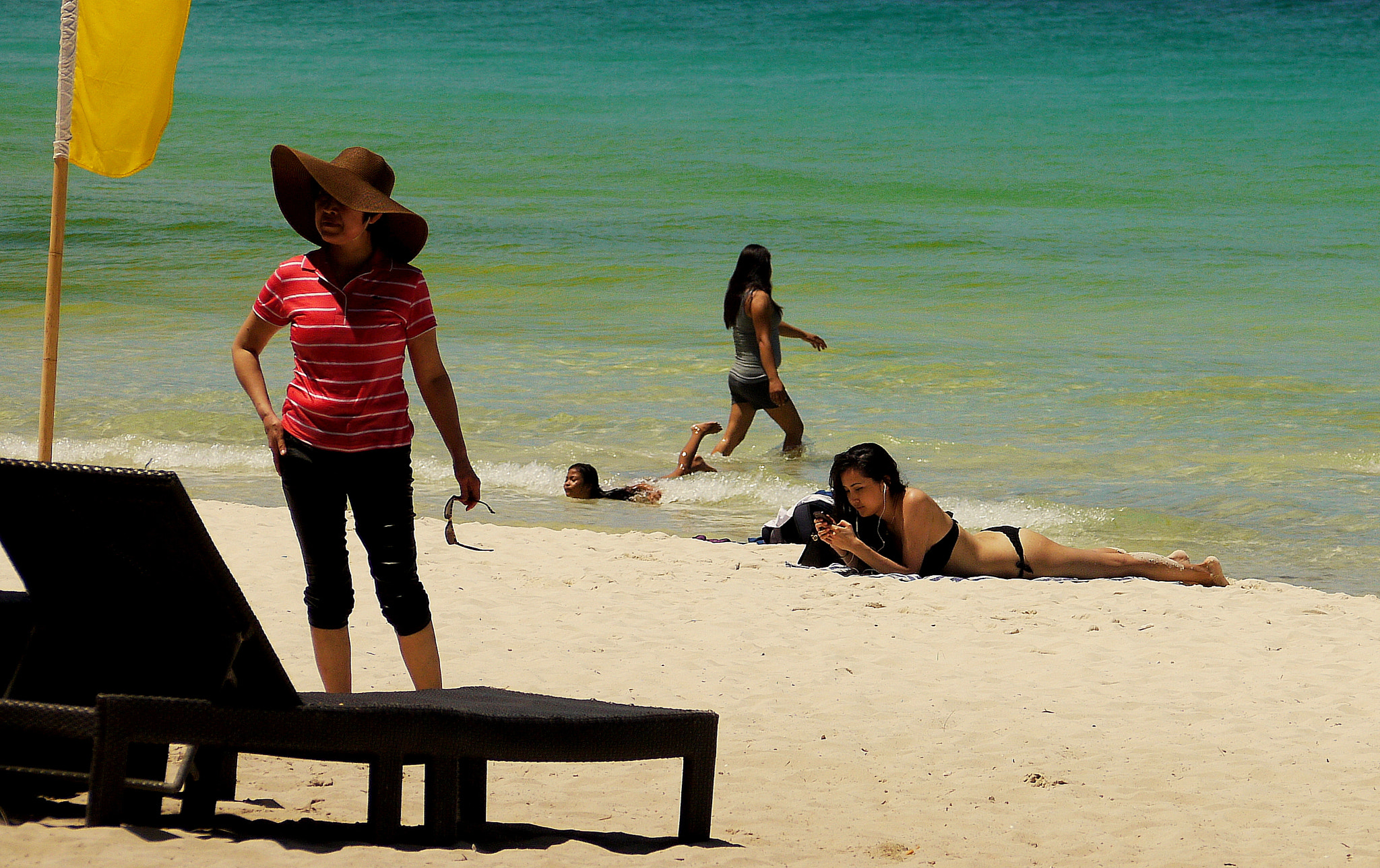 Panasonic Lumix DMC-G10 sample photo. Proper beach attire... photography