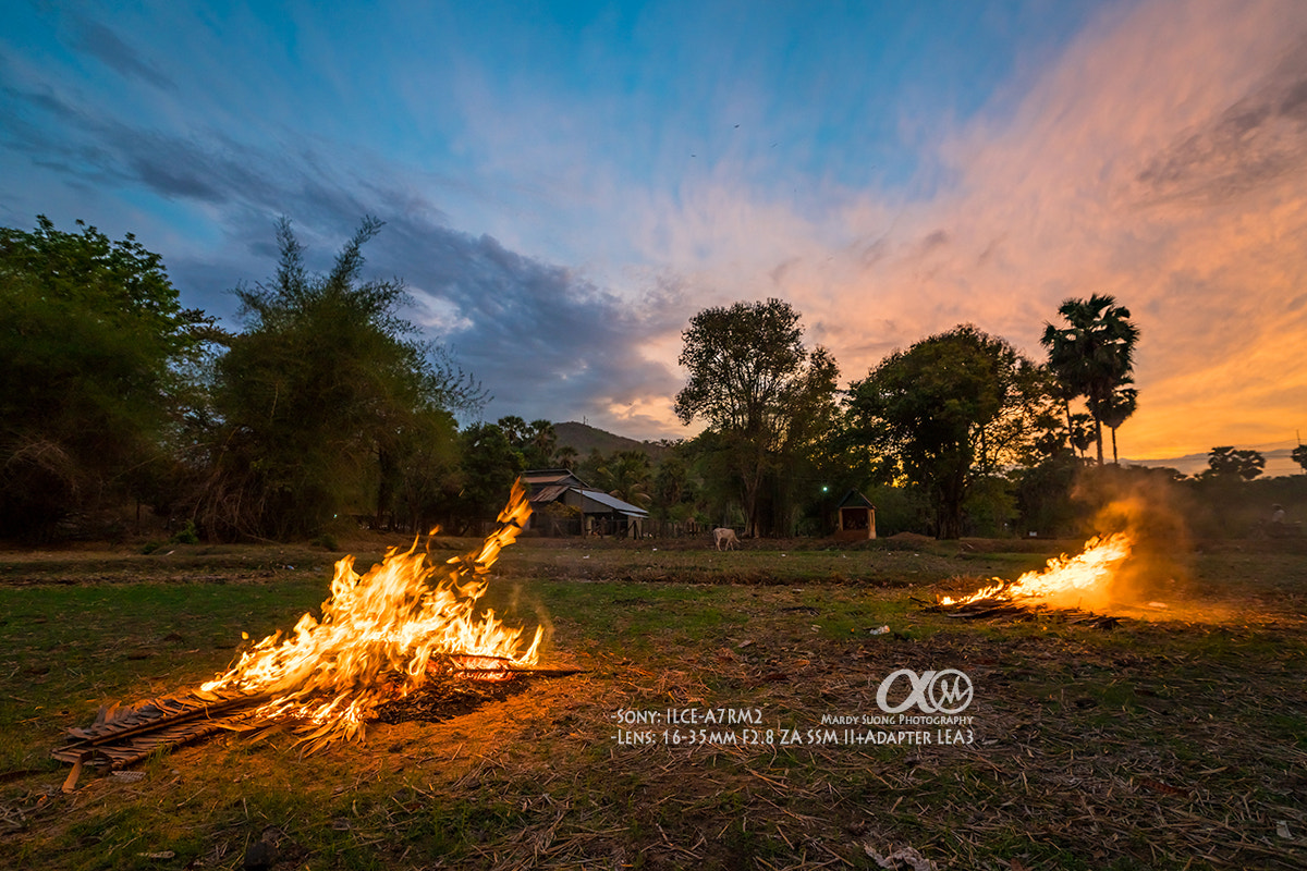 Sony Vario-Sonnar T* 16-35mm F2.8 ZA SSM II sample photo. Fire and sunset ! photography