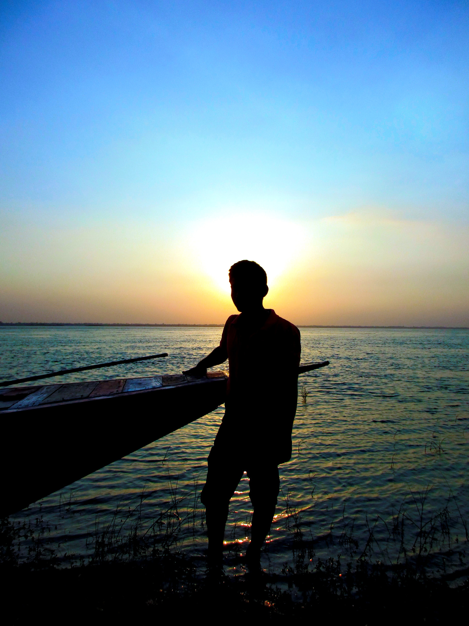Canon PowerShot ELPH 170 IS (IXUS 170 / IXY 170) sample photo. The boatman photography