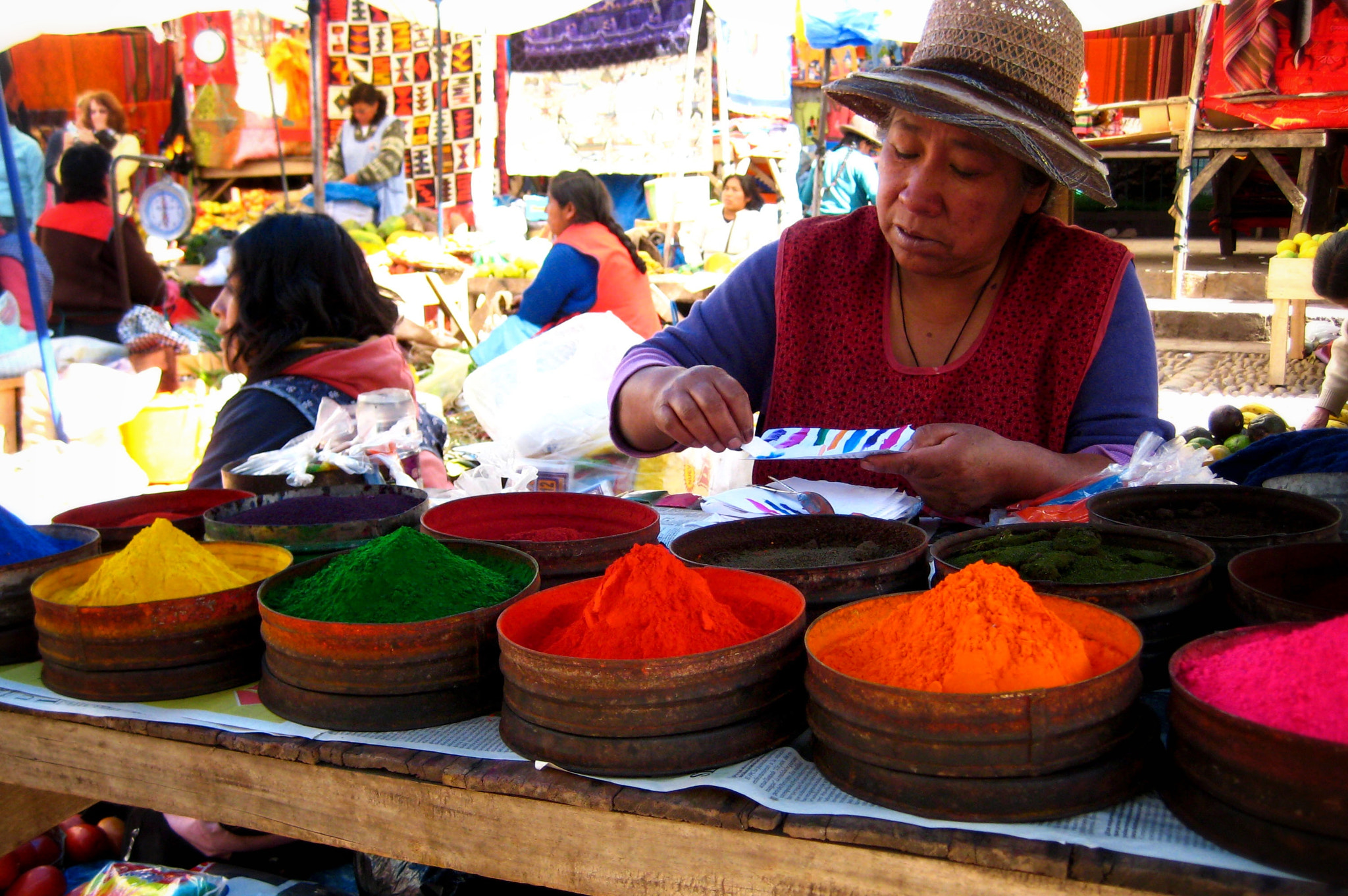 Canon POWERSHOT SD1000 sample photo. Chinchero's colors photography