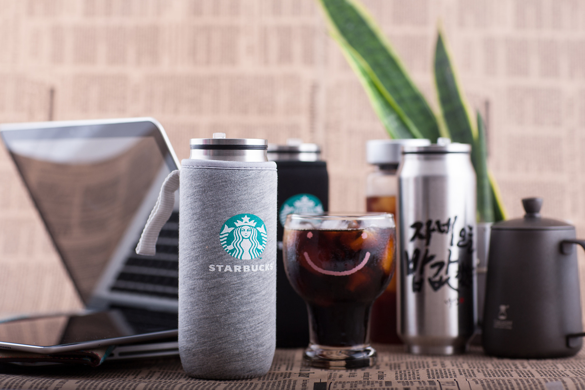 Canon EOS 5D + Canon EF 85mm F1.2 sample photo. Starbucks tumbler photography