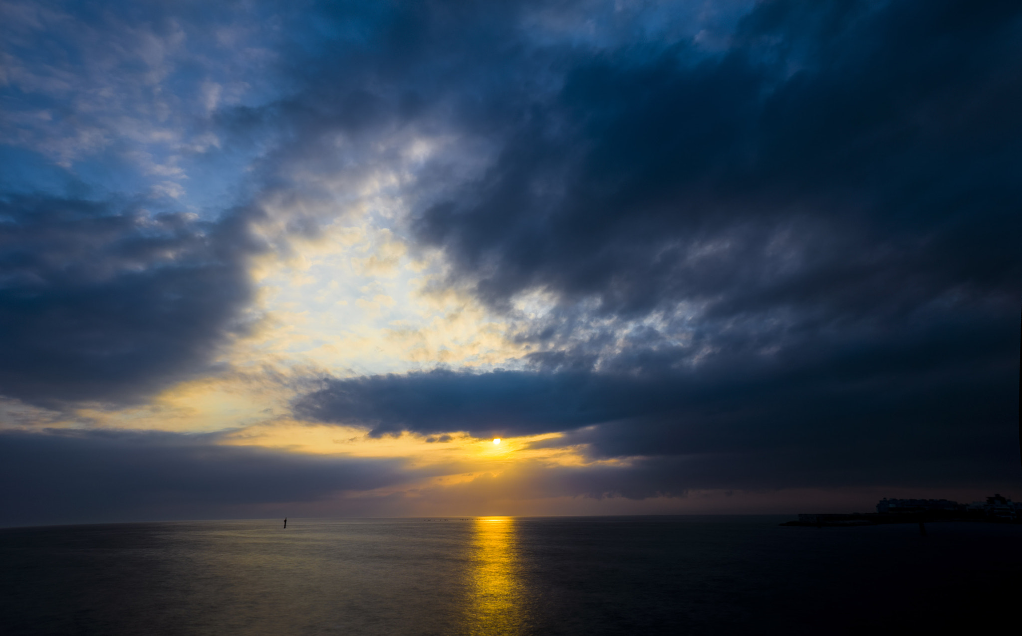 Sony a7 II + Sony E 16mm F2.8 sample photo. Sunrise okinawa photography