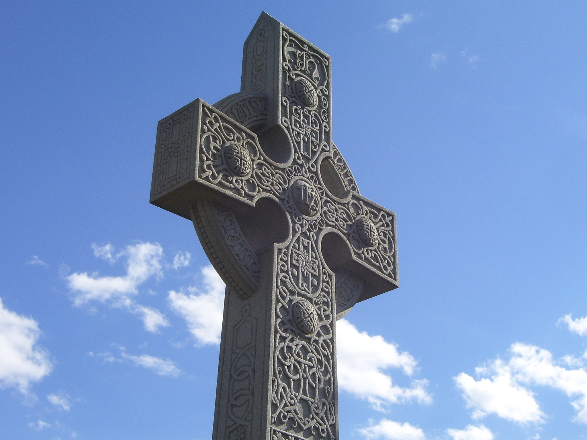 Kodak C340 ZOOM DIGITAL CAMERA sample photo. Celtic cross photography