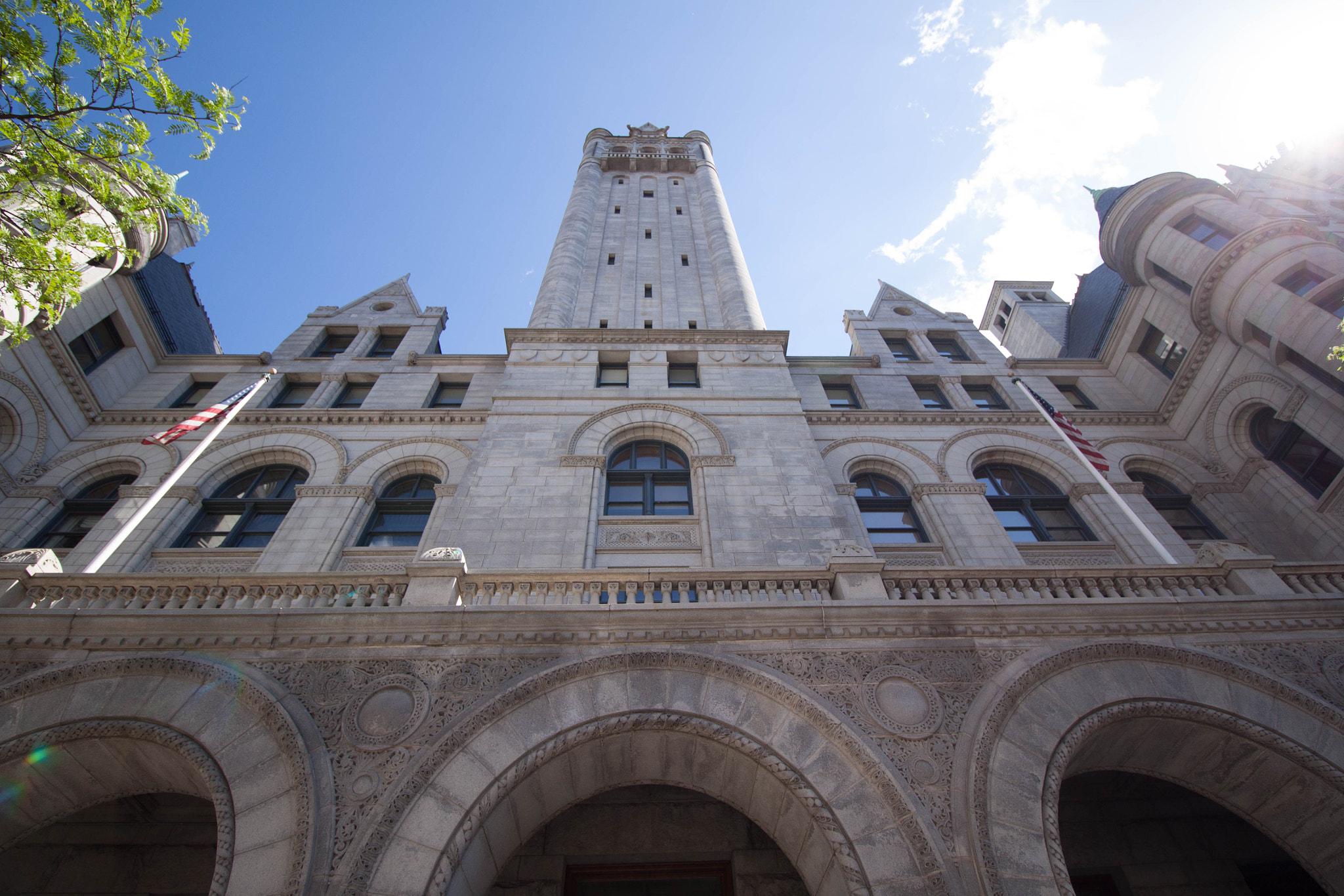 Canon EF-S 10-18mm F4.5–5.6 IS STM sample photo. Milwaukee federal building photography