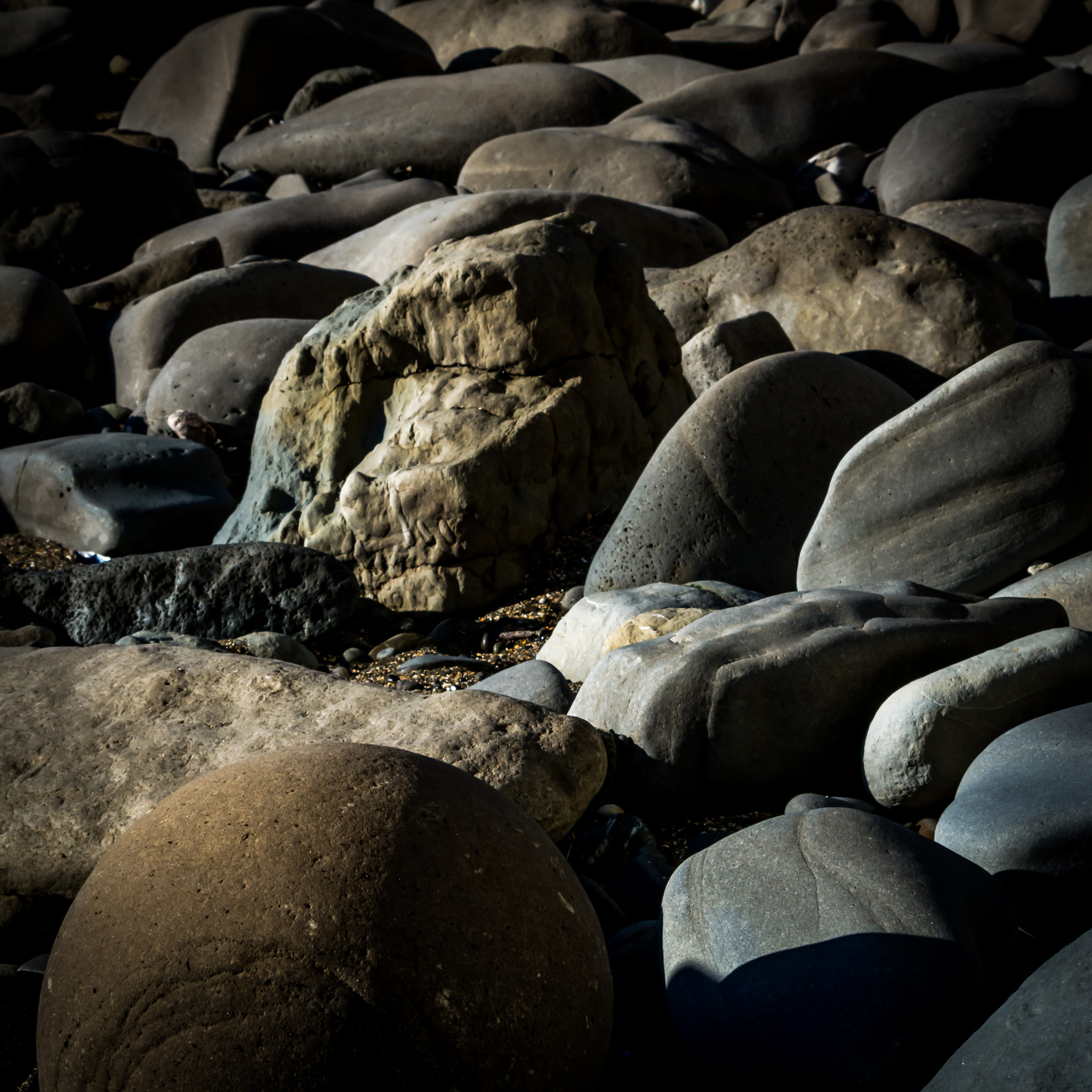 Pentax smc DA 55-300mm F4.0-5.8 ED sample photo. Rocks on gore bay beach photography